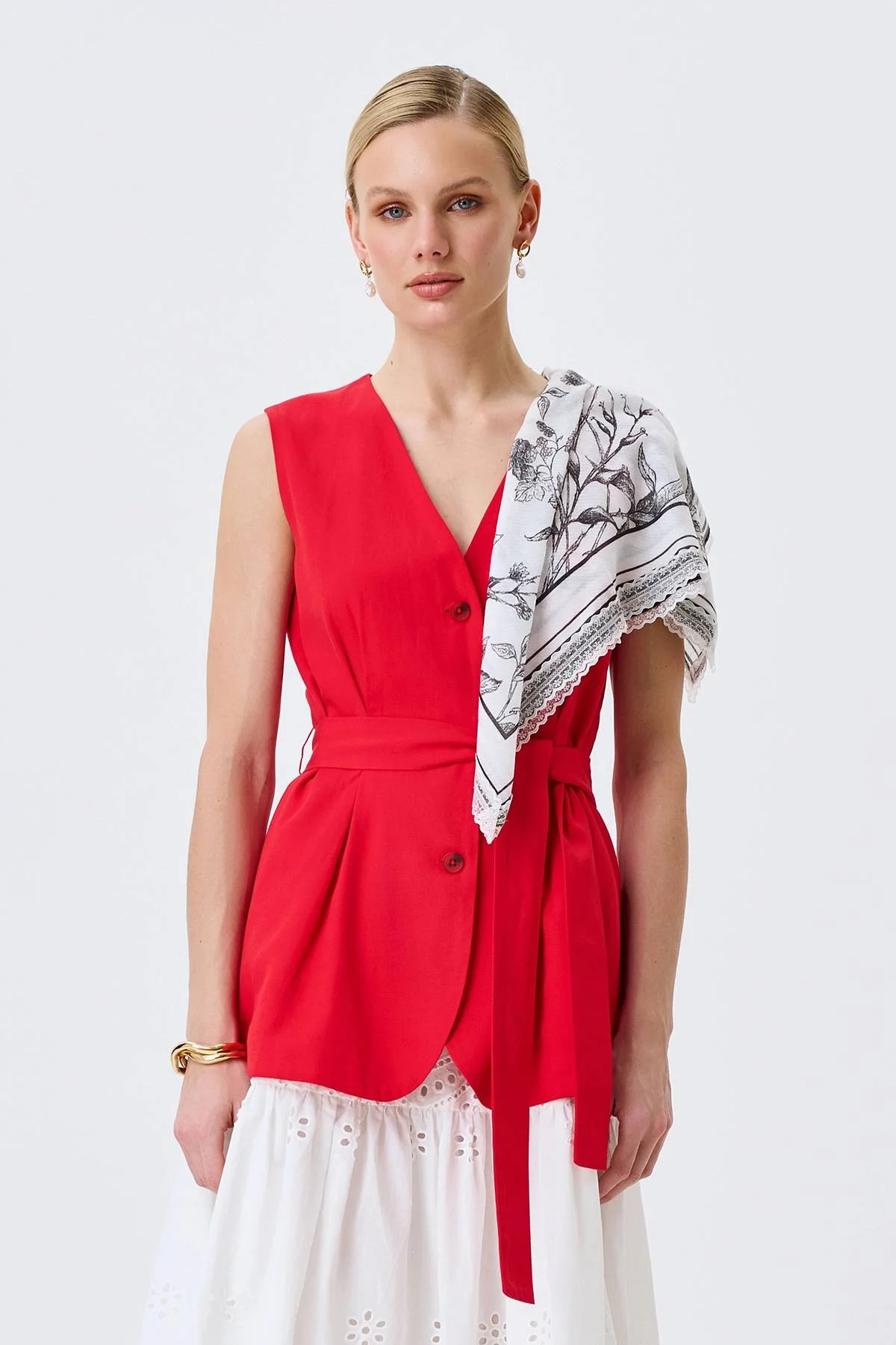 Удлиненный жилет с акцентными складками, 52