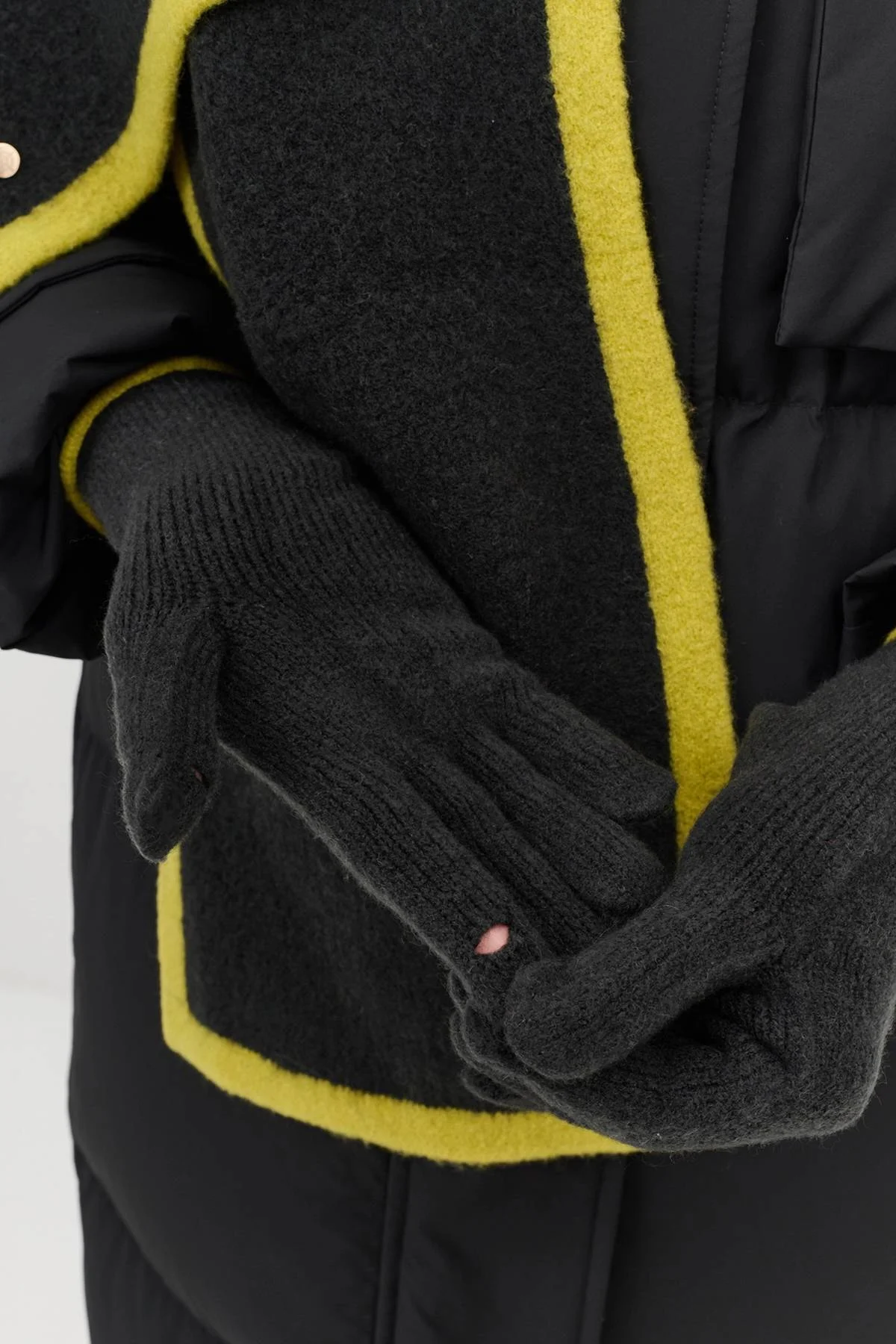 Вязаные перчатки с контрастной отделкой, One