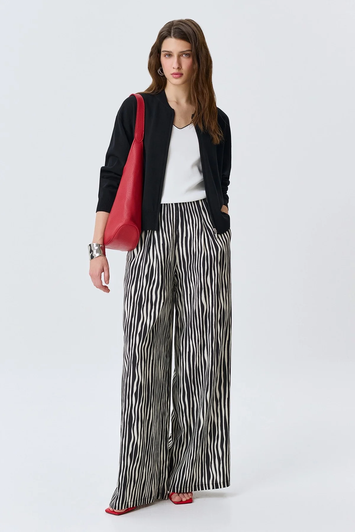 Яркий комплект из сумки и косметички, One