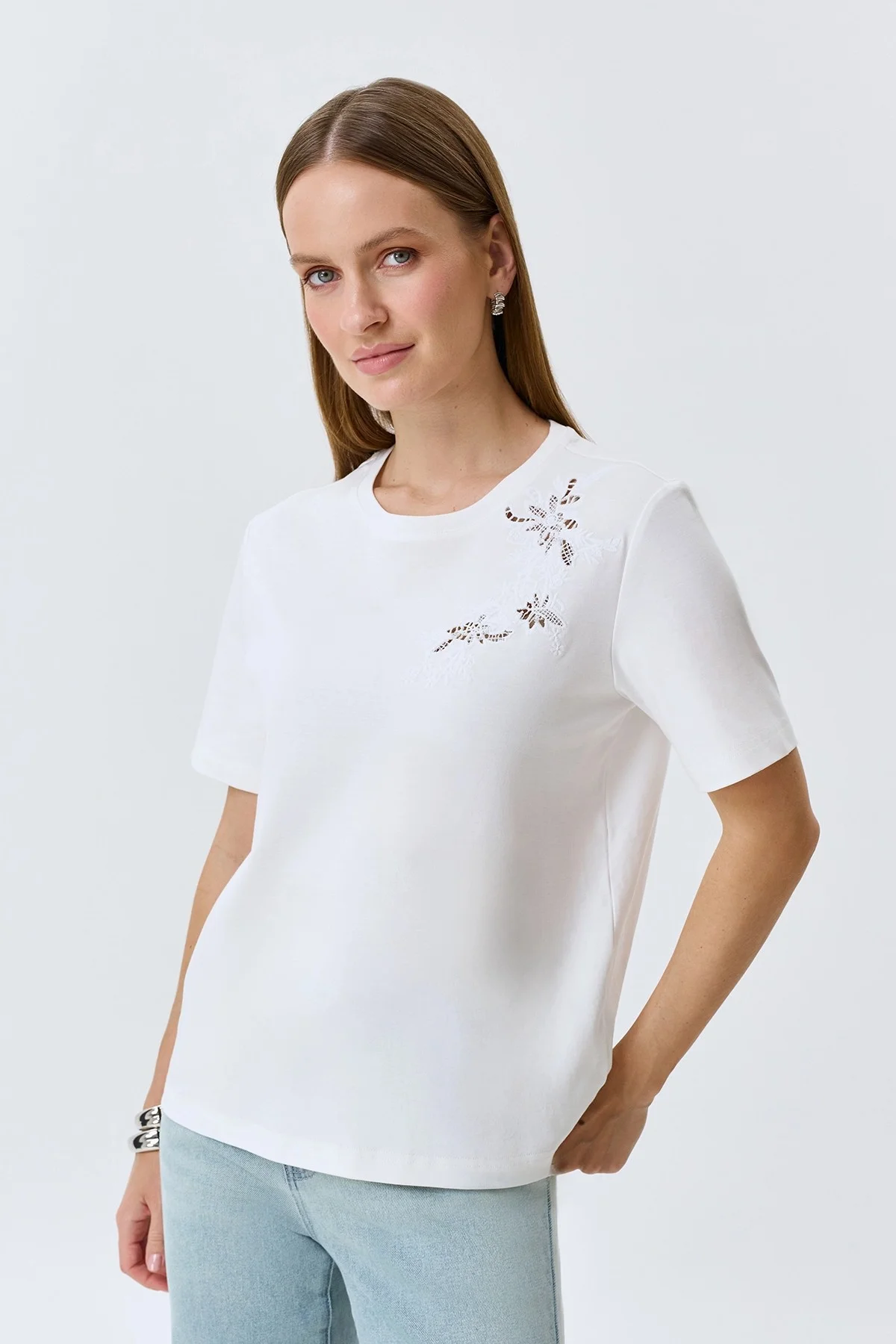 Футболка с ажурным декором, 46