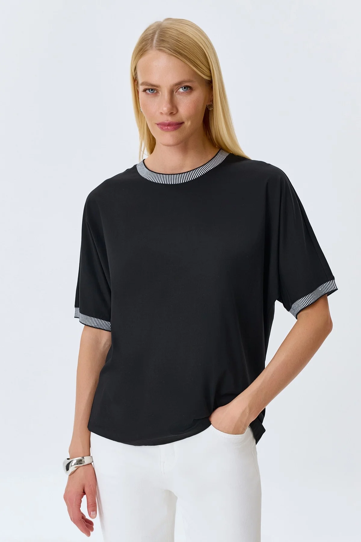 Свободная блузка с контрастным рибом, 44