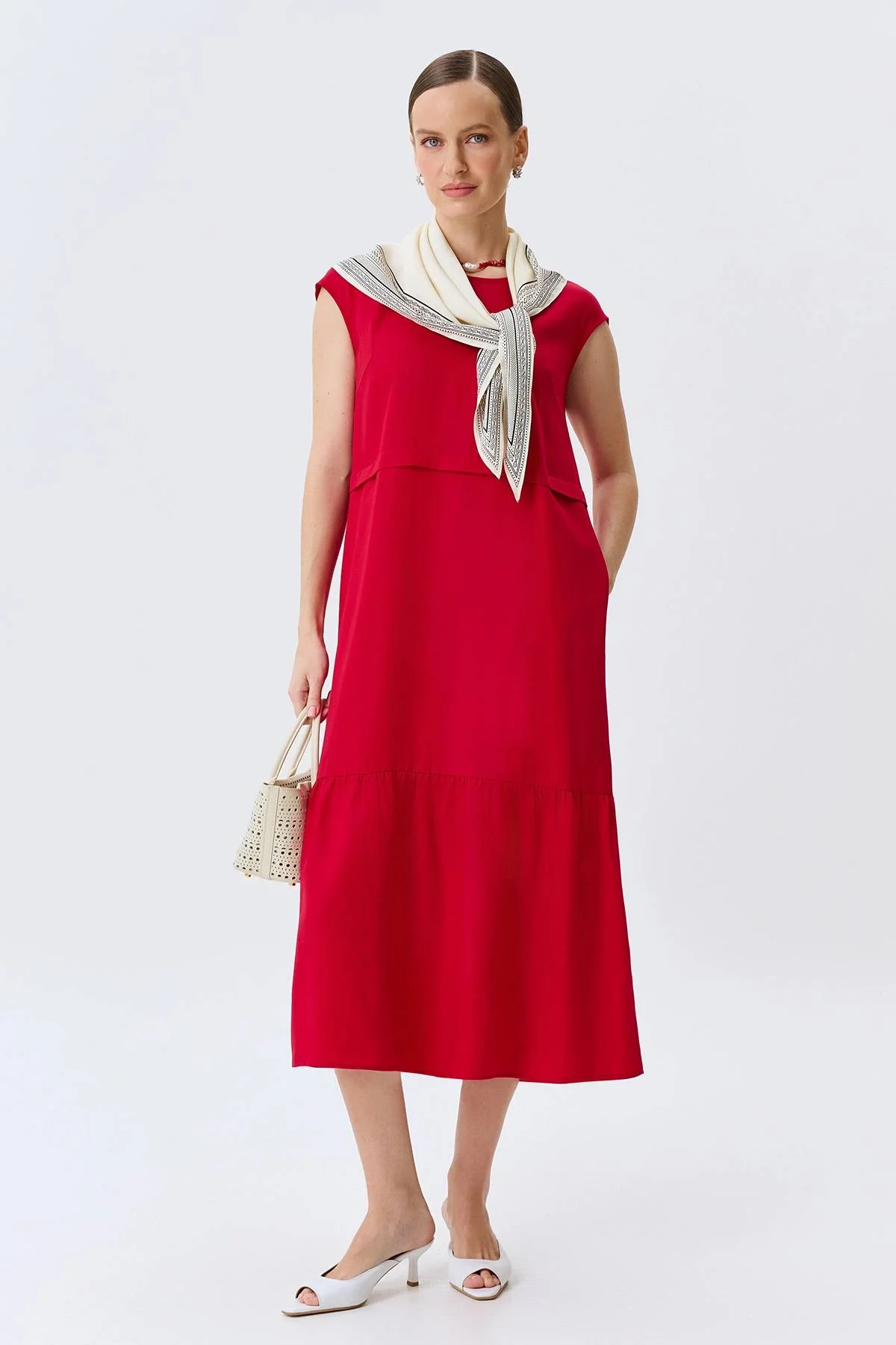 Яркое платье из лиоцелла, 44