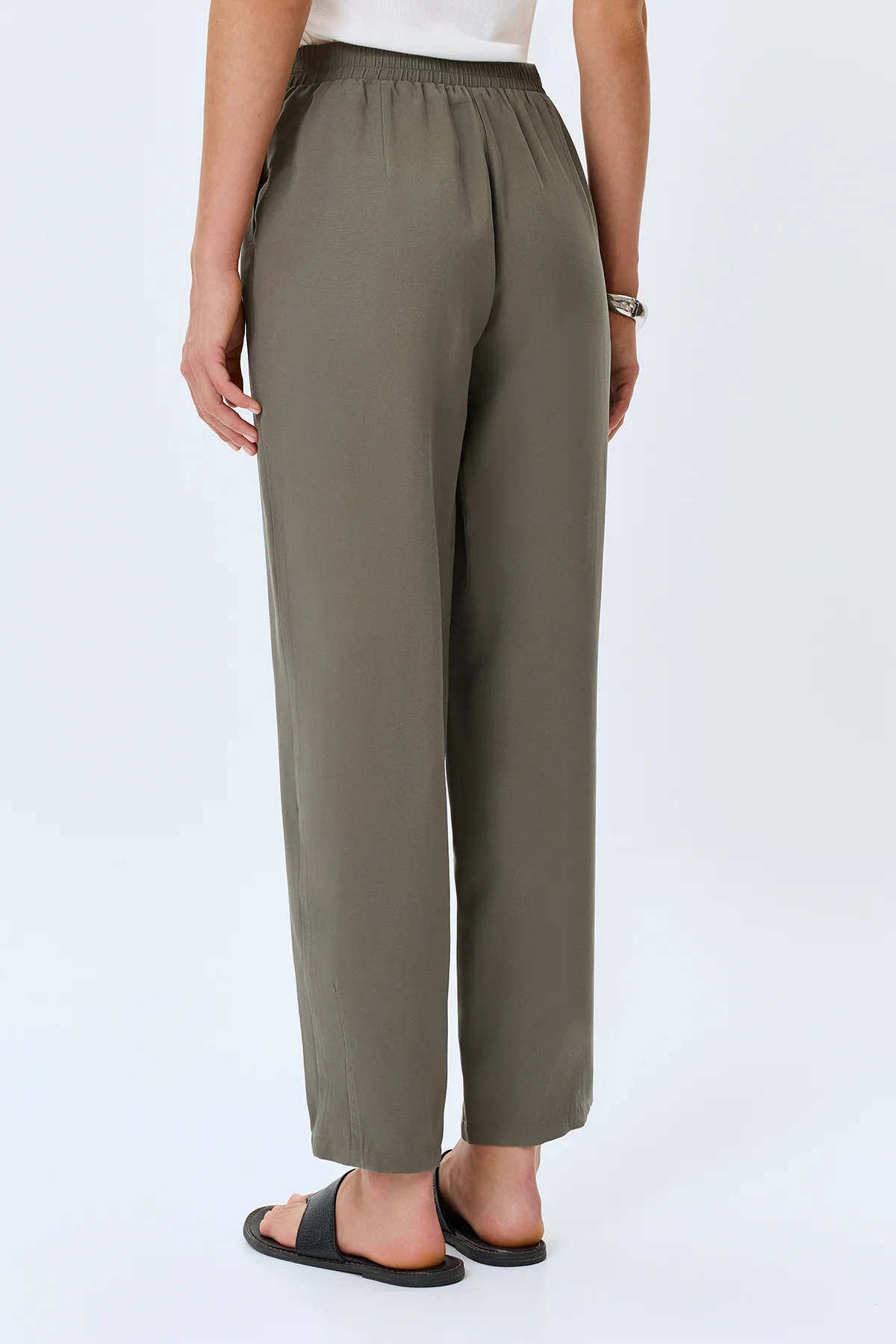 Зауженные брюки из вискозы, 48