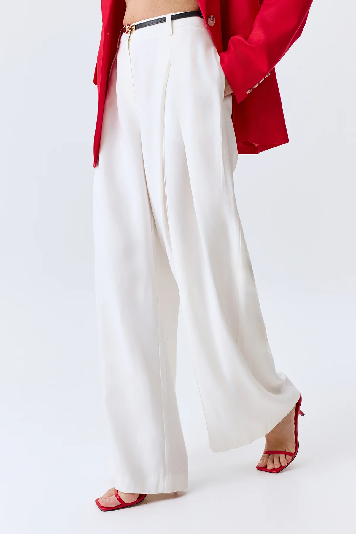 Широкие брюки с акцентными складками, 40