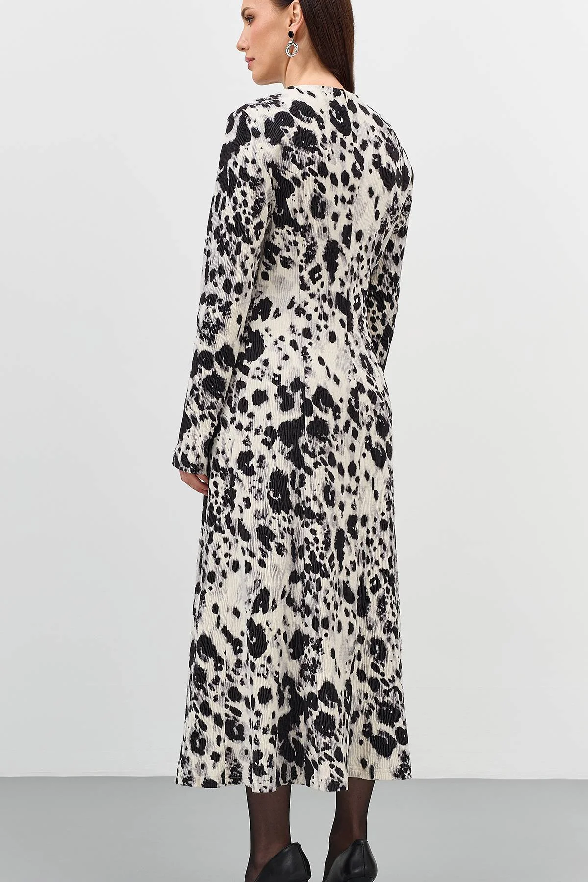 Платье с монохромным принтом, 48