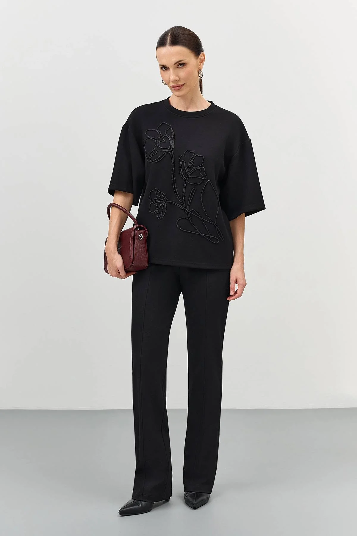 Лимитированная серия джемпер с  вышивкой и ремень, 40