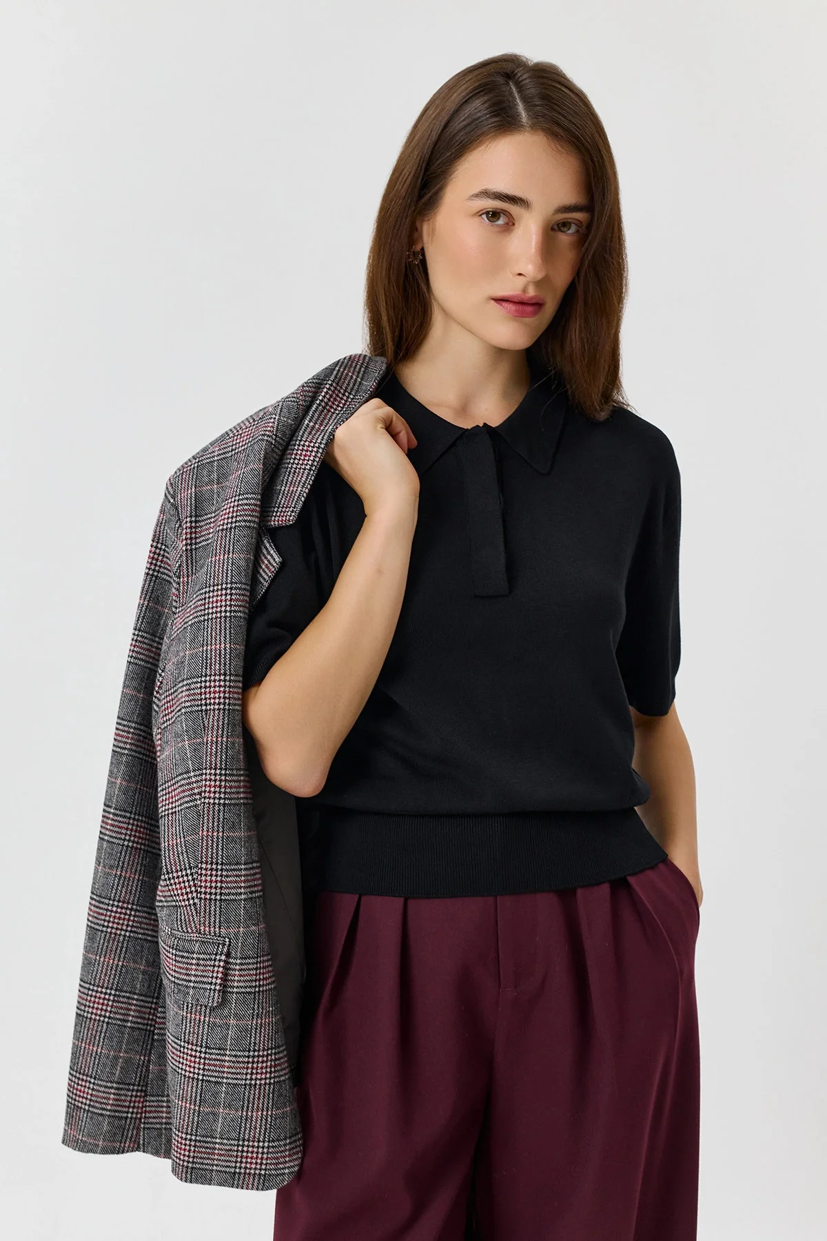 Oversize джемпер из смесовой вискозы в черном цвете, 50