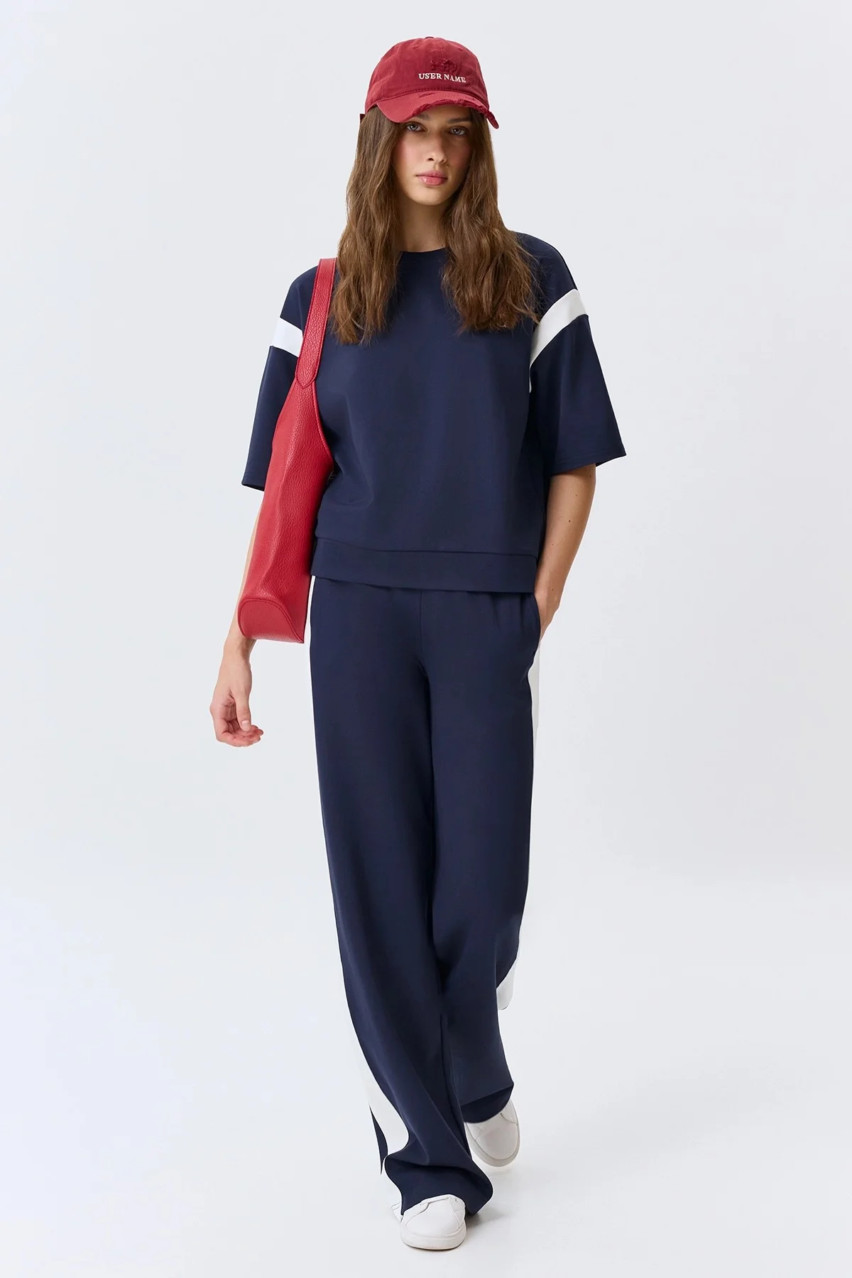 Джемпер с контрастными вставками, 42