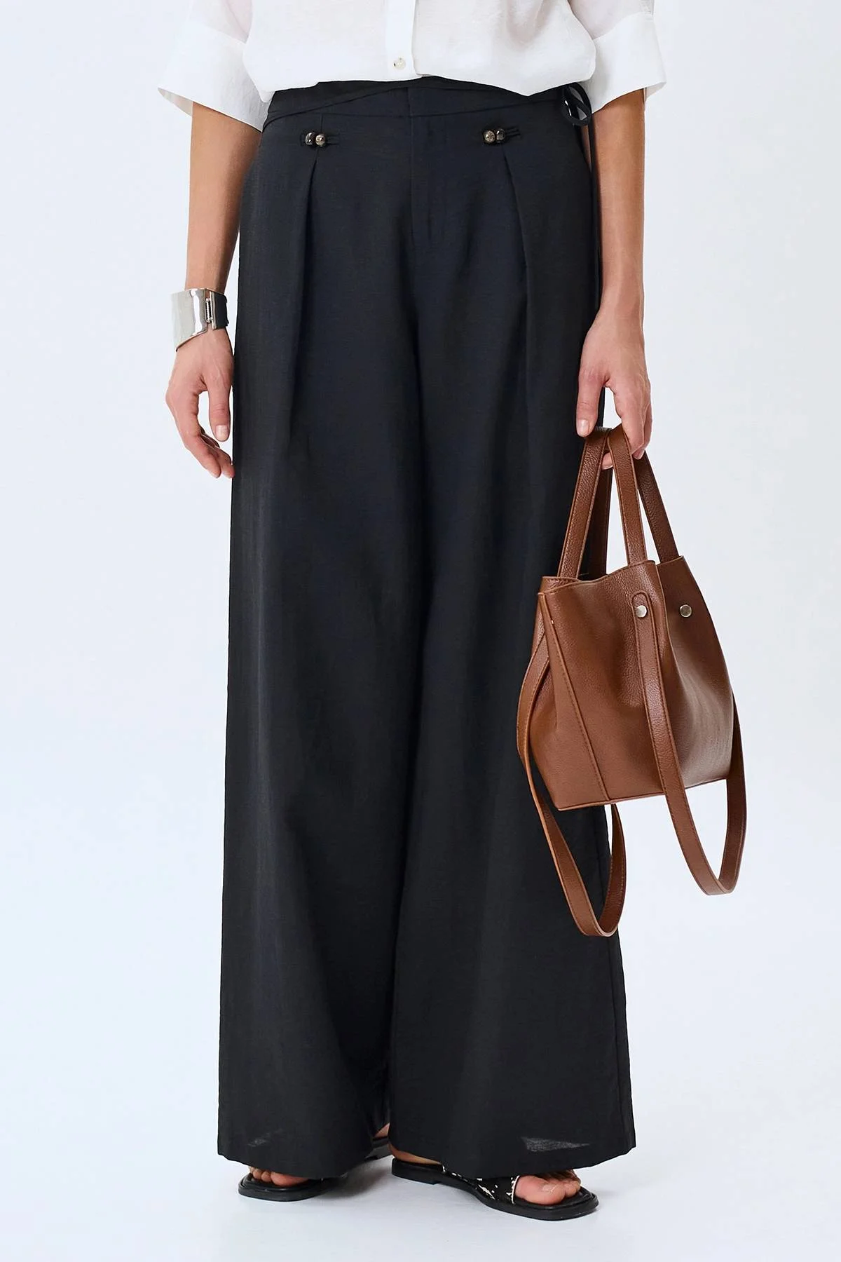 Широкие брюки с акцентным поясом, 48