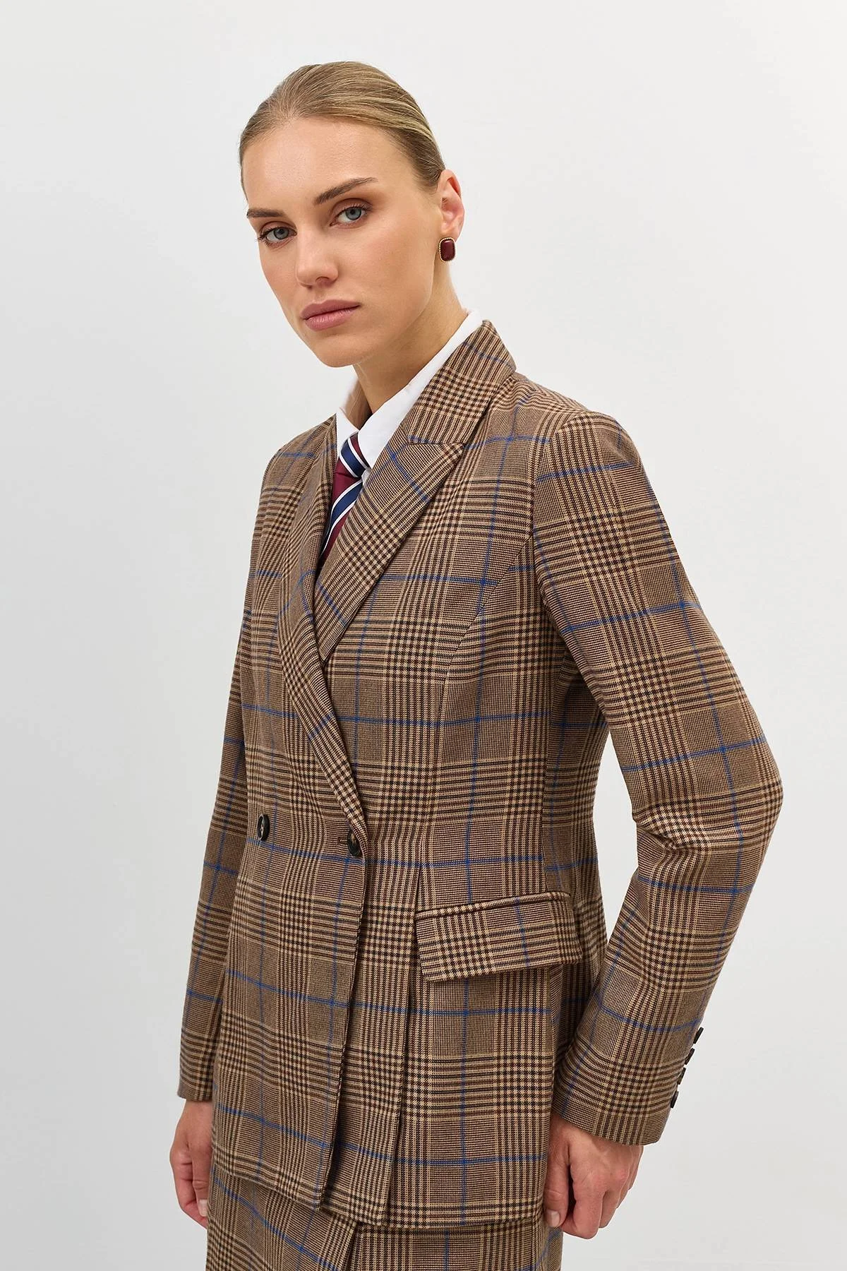 Двубортный жакет в клетку, 52
