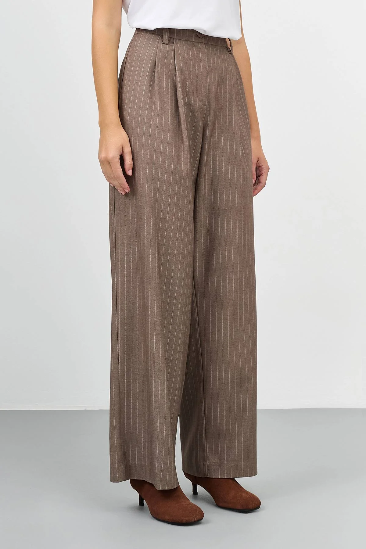 Широкие брюки в полоску, 42