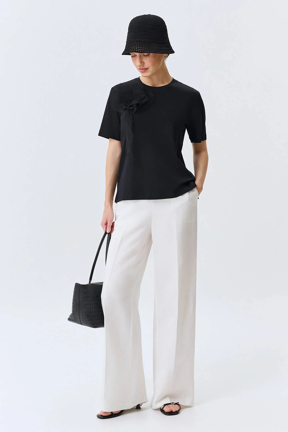 Футболка с объемной аппликацией, 34