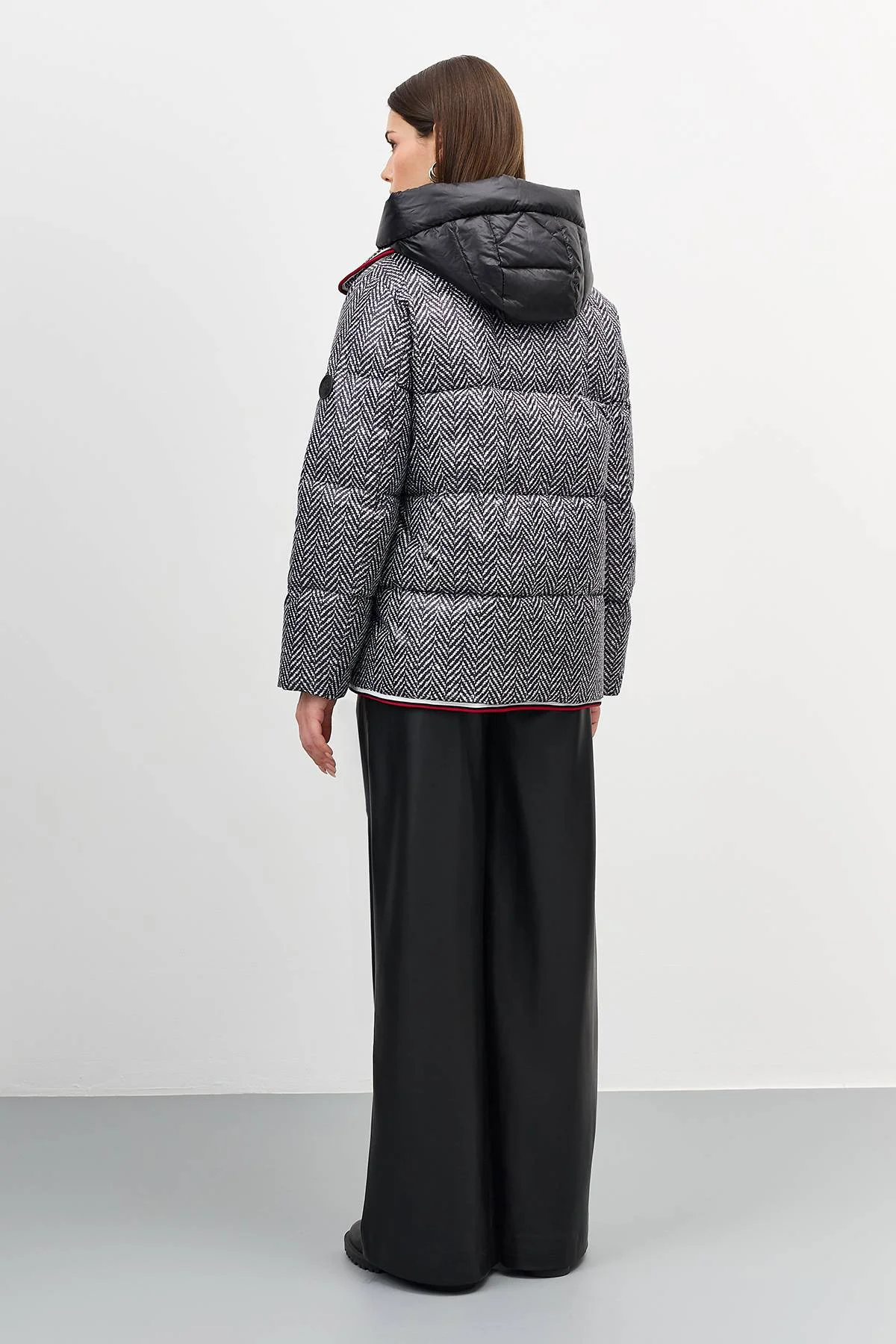 Лимитированная серия комбинированная куртка с принтом и палантин, 52