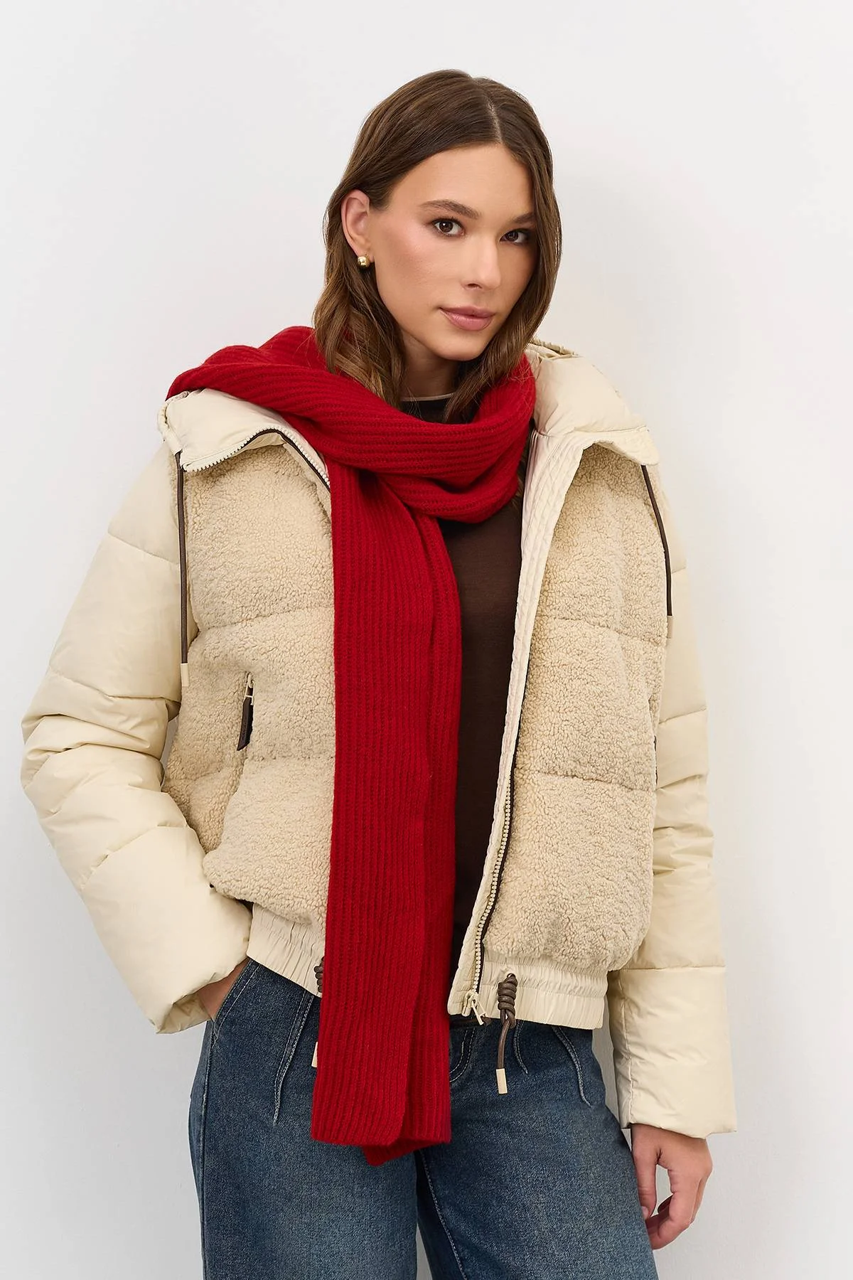 Лимитированная серия Комбинированная куртка с искуственным мехомс палантином, 48