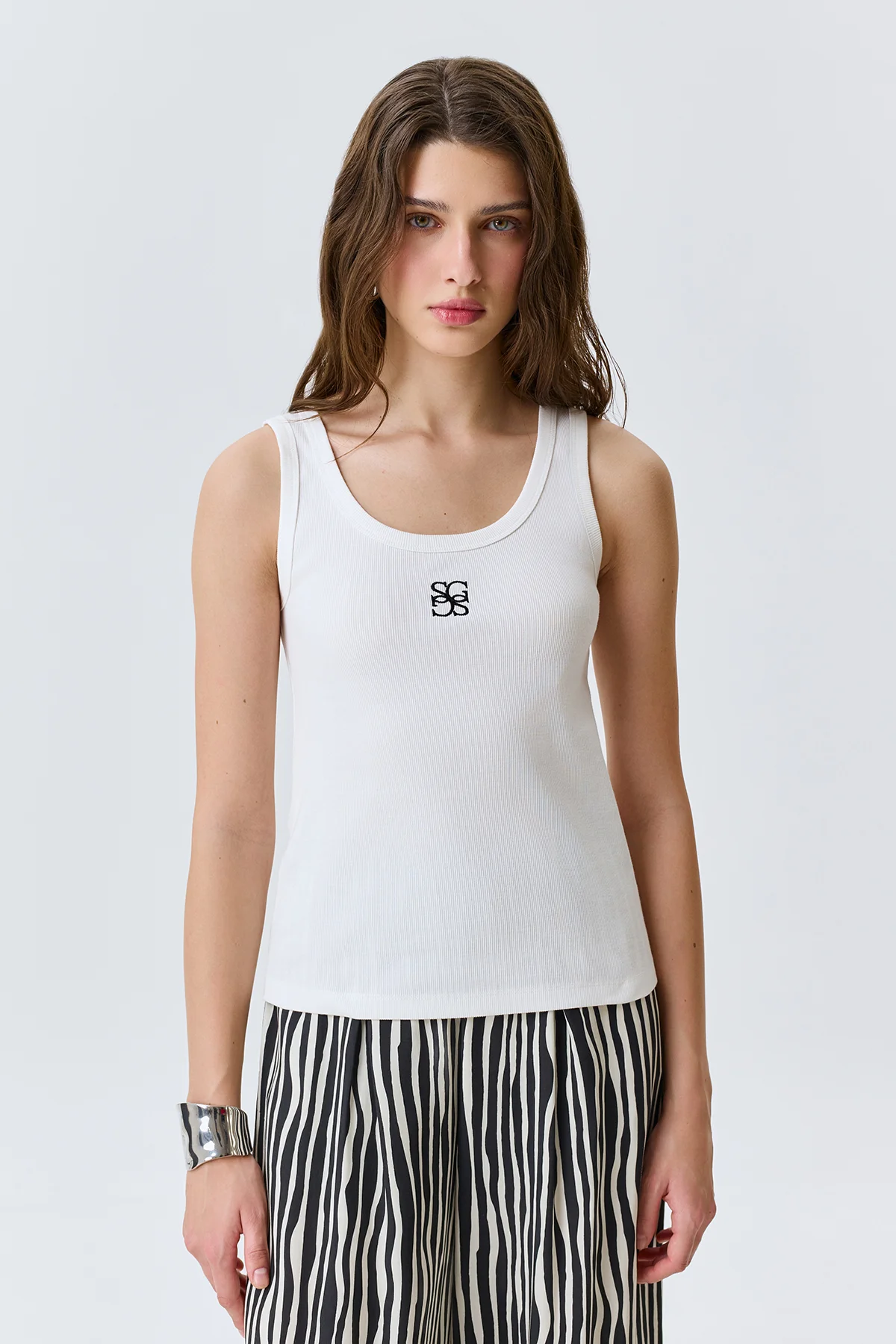 Хлопковый топ с графичной вышивкой, 50