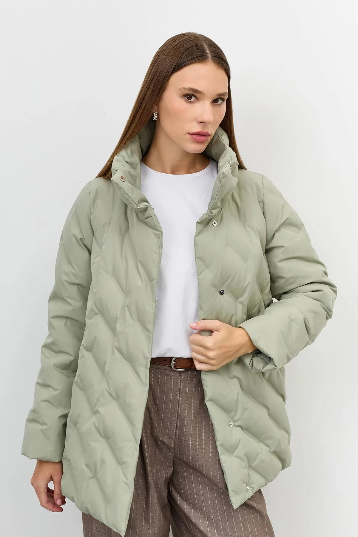 Лимитированная серия светло-оливковая куртка с палантином, 44