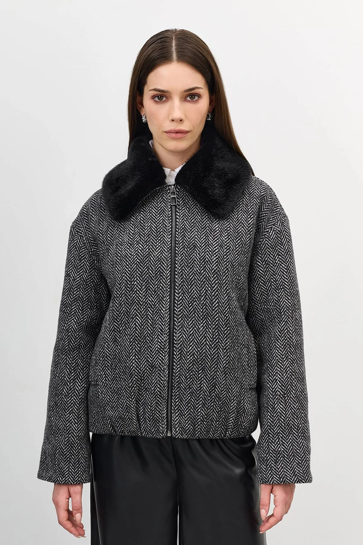 Лимитированная серия серая куртка с палантином, 48