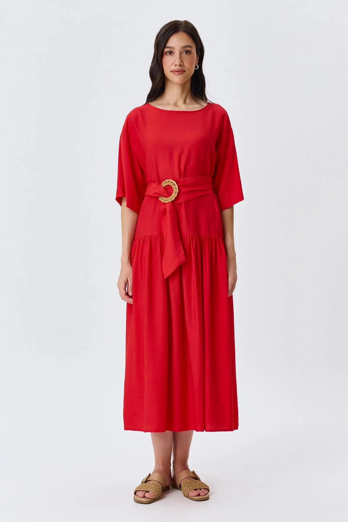 Платье из тенселя с акцентным поясом, 44