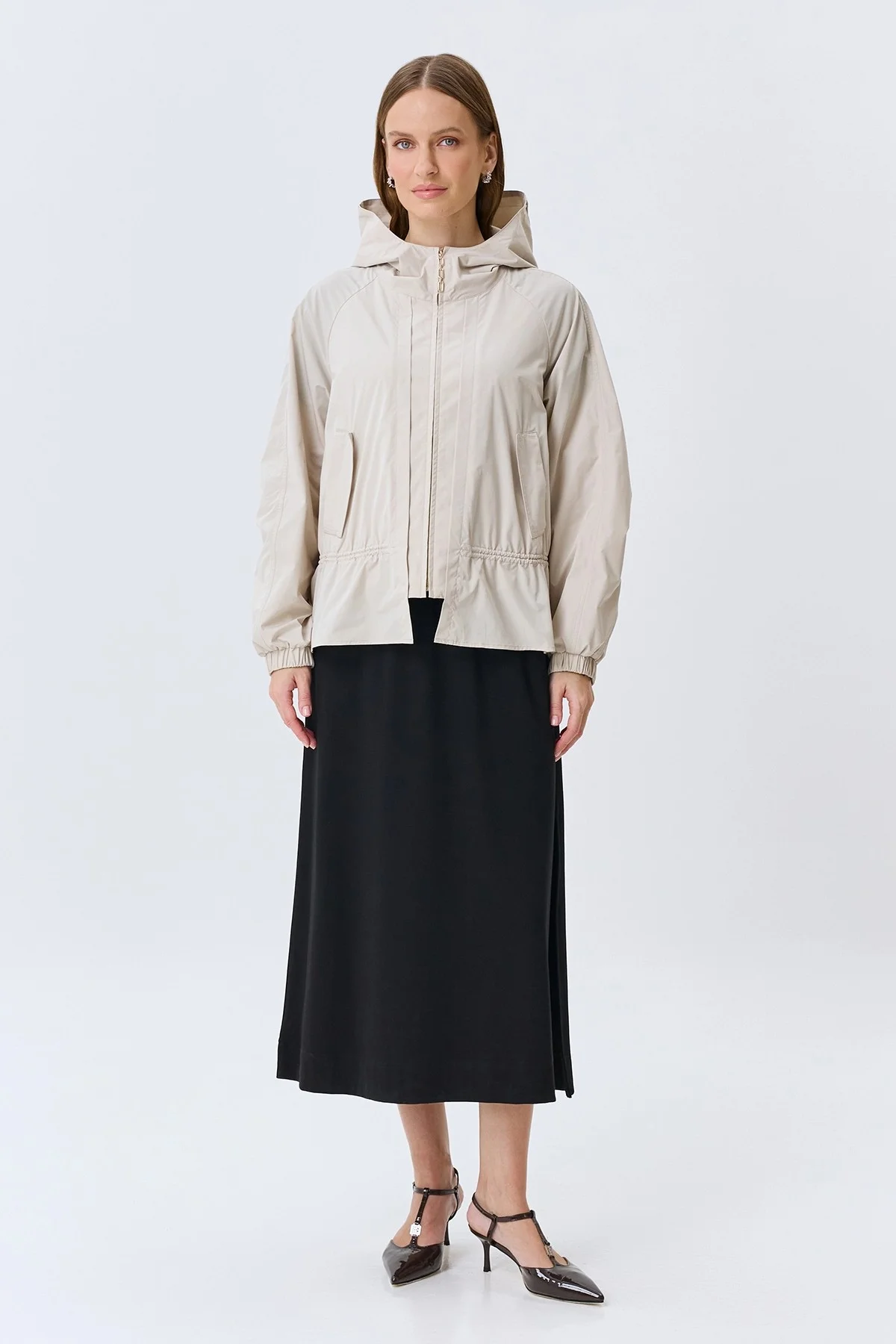 Легкая ветровка с капюшоном, 36