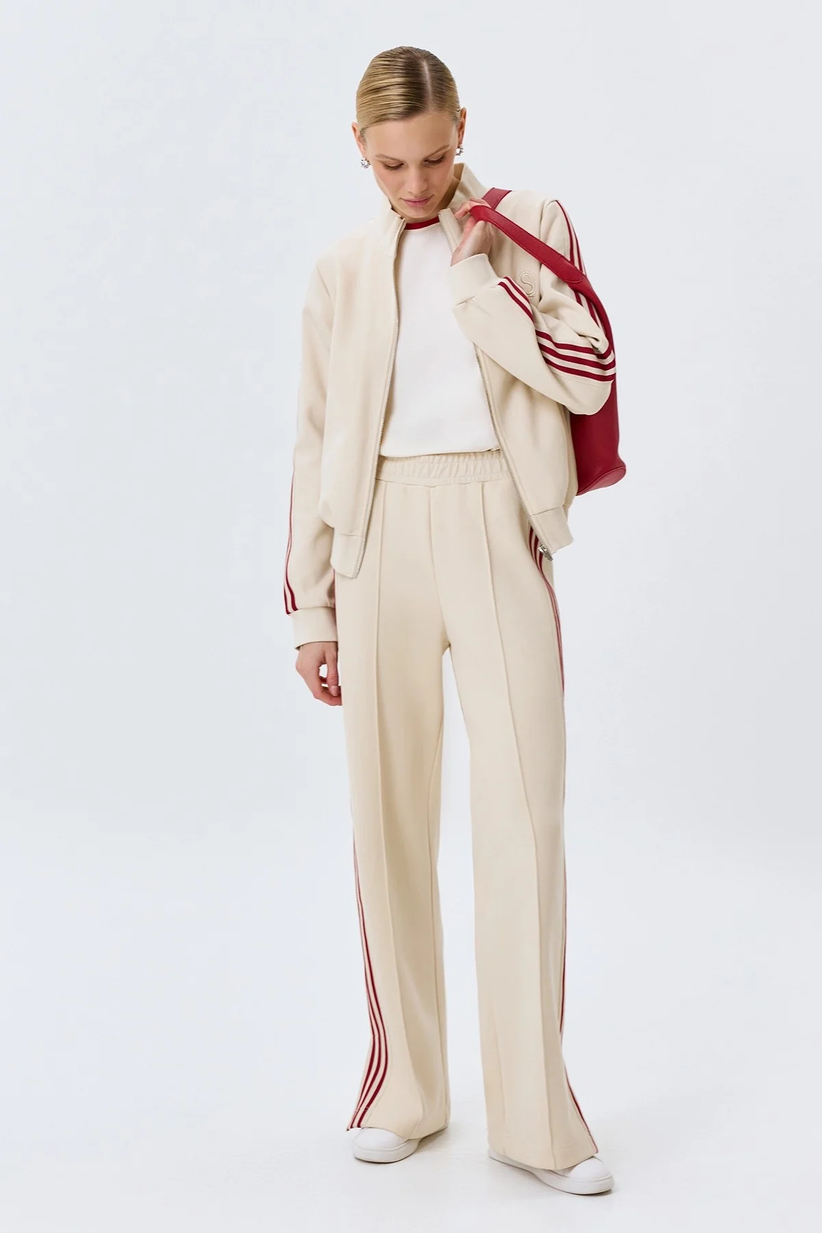 Трикотажные брюки с контрастными лампасами, 46