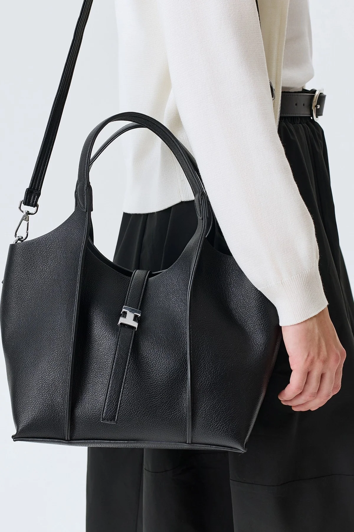 Сумка-тоут с акцентными швами, One