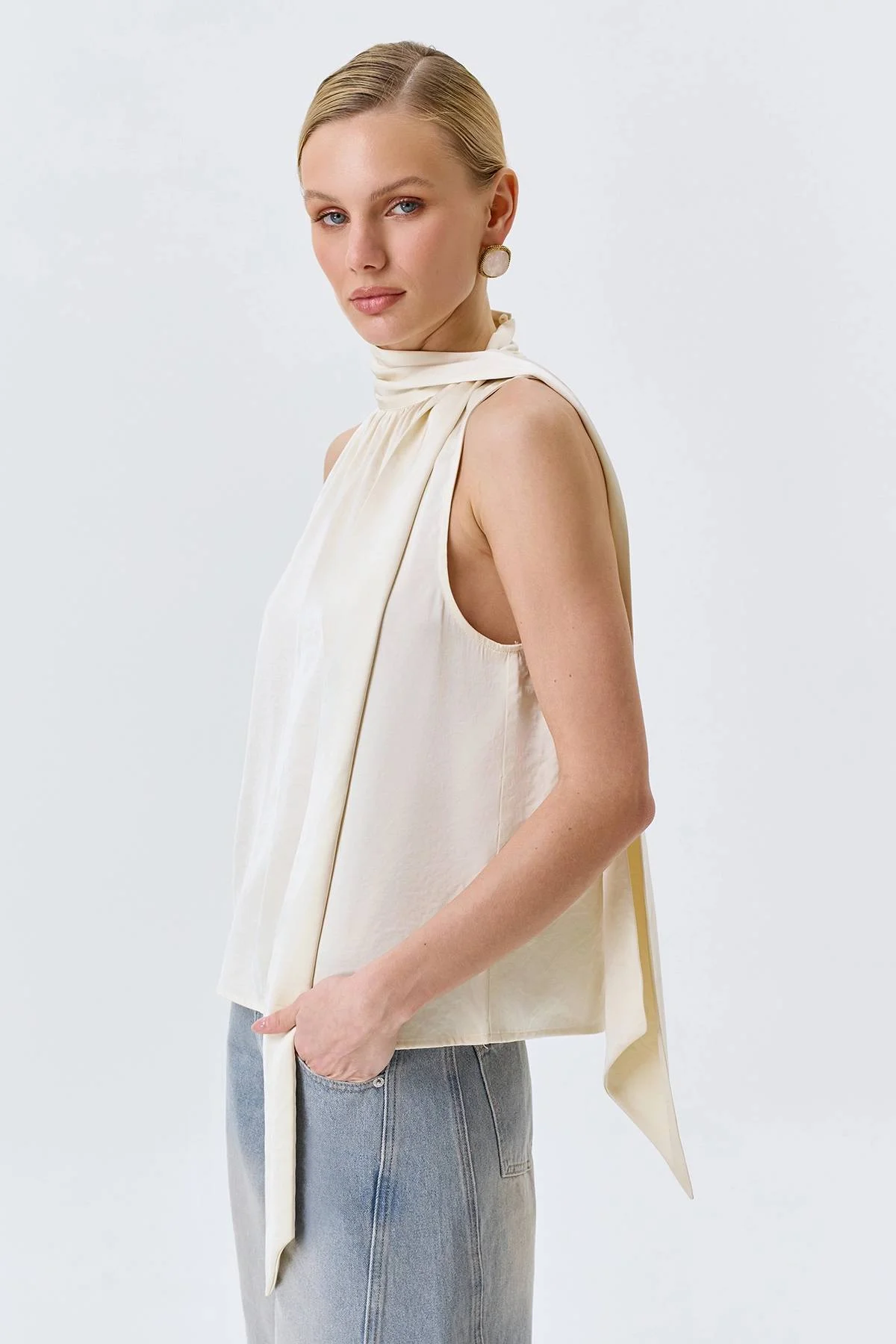Топ халтер со струящимся шарфом молочный, 50