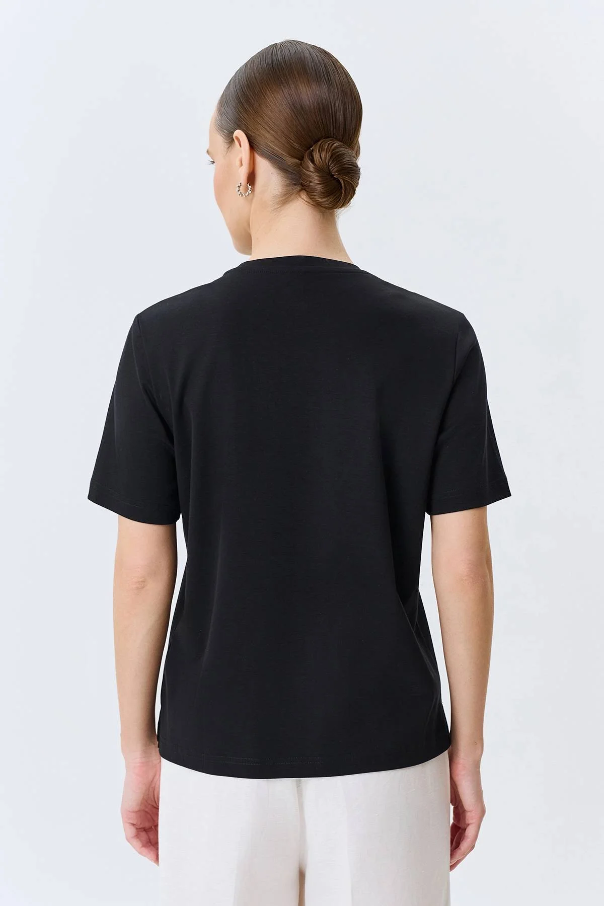 Футболка с объемной аппликацией, 44