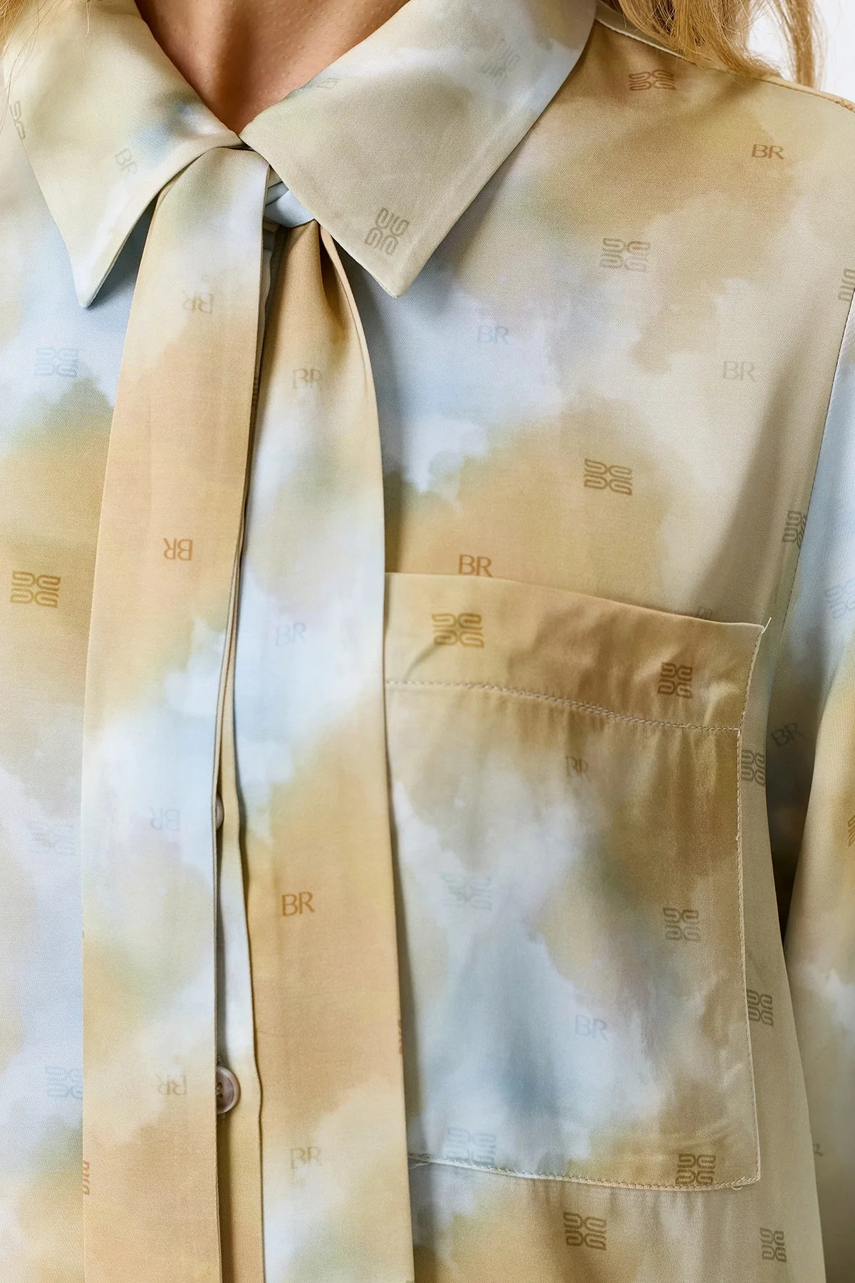 Блузка из вискозы с шарфом-твилли, 34