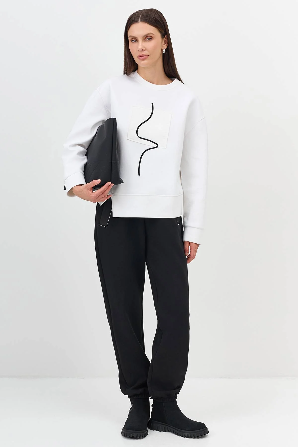 Лимитированная серия cвитшот с минималистичным принтом и ремень, 34 Лимитированная серия cвитшот с минималистичным принтом и ремень, 34