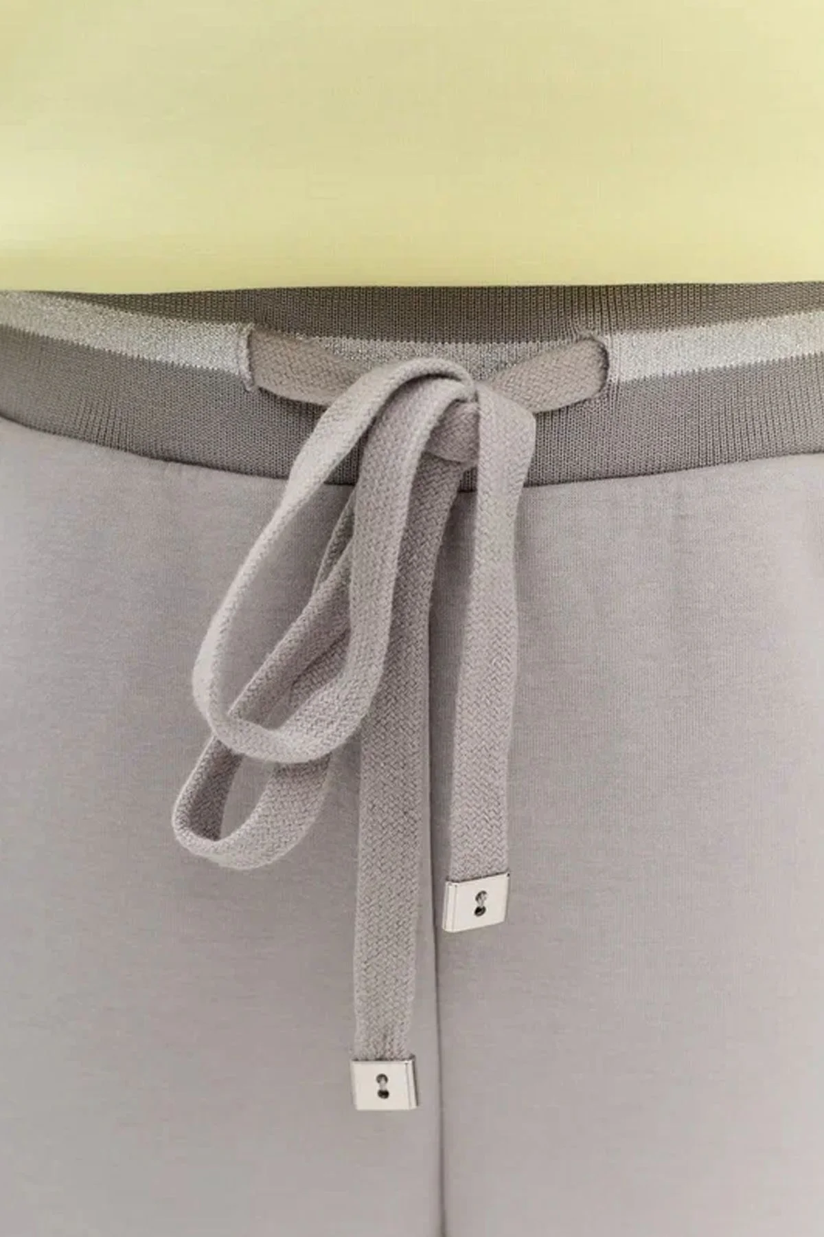 Брюки в спортивном стиле с кулисой на талии, 52р