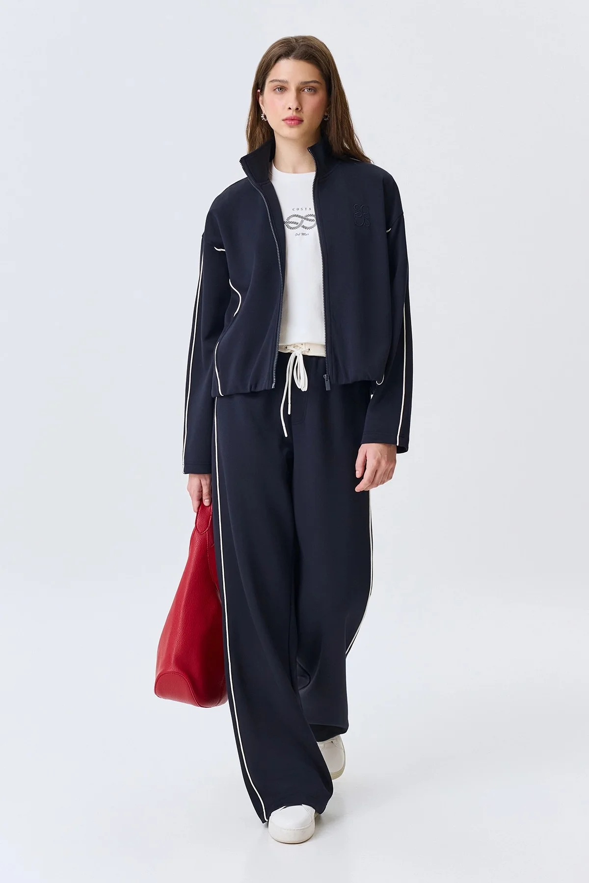 Трикотажный бомбер в спортивном стиле, 44