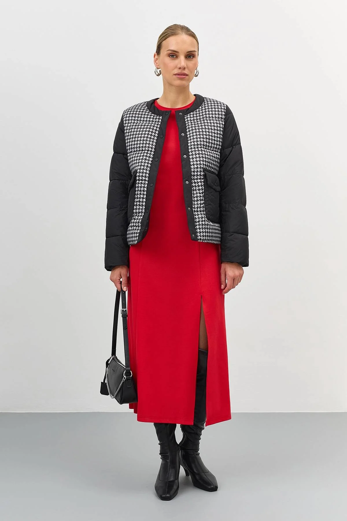 Лимитрированная серия куртка с контрастными деталями и палантин, 50