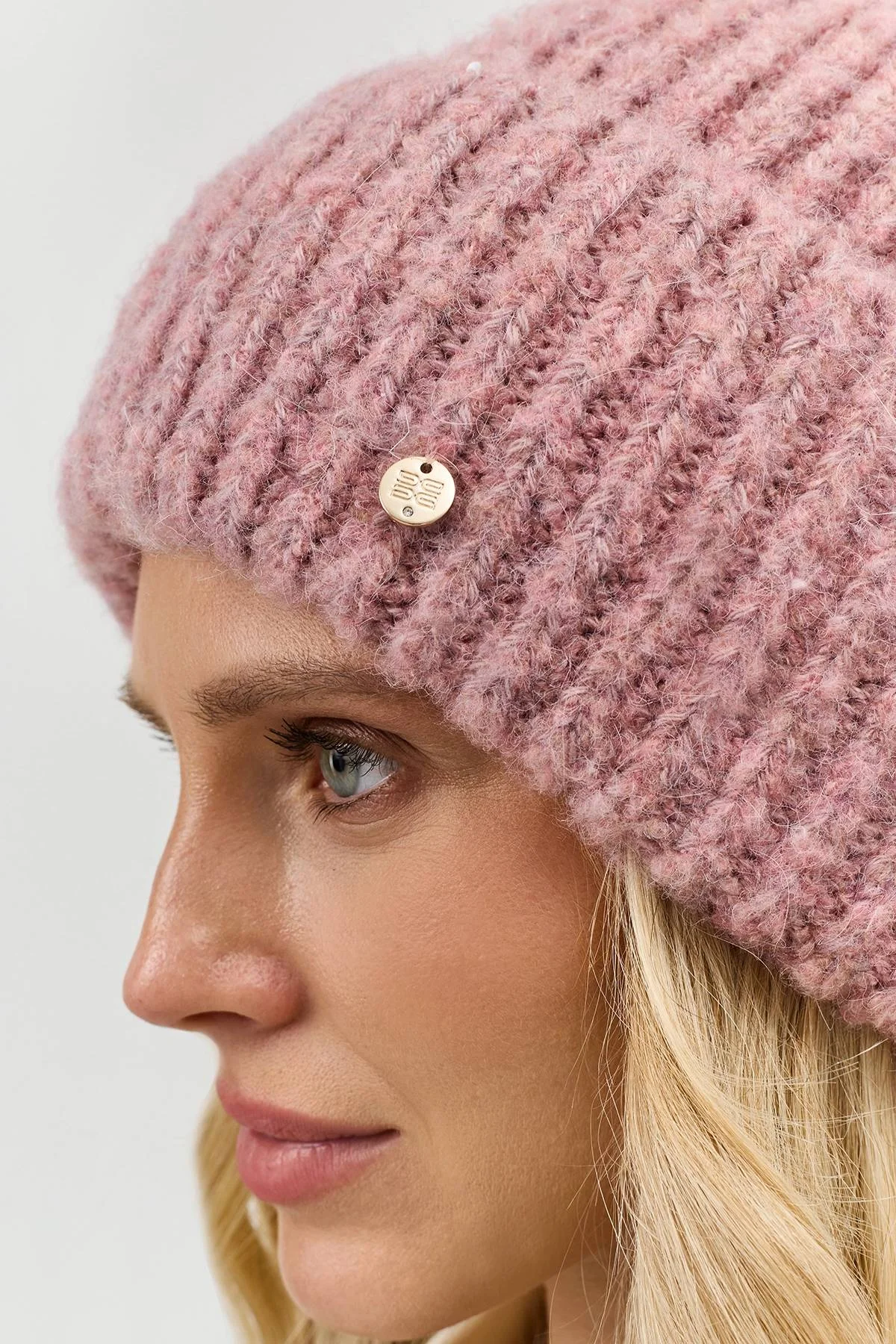 Шапка бини в рубчик с ангорой, One