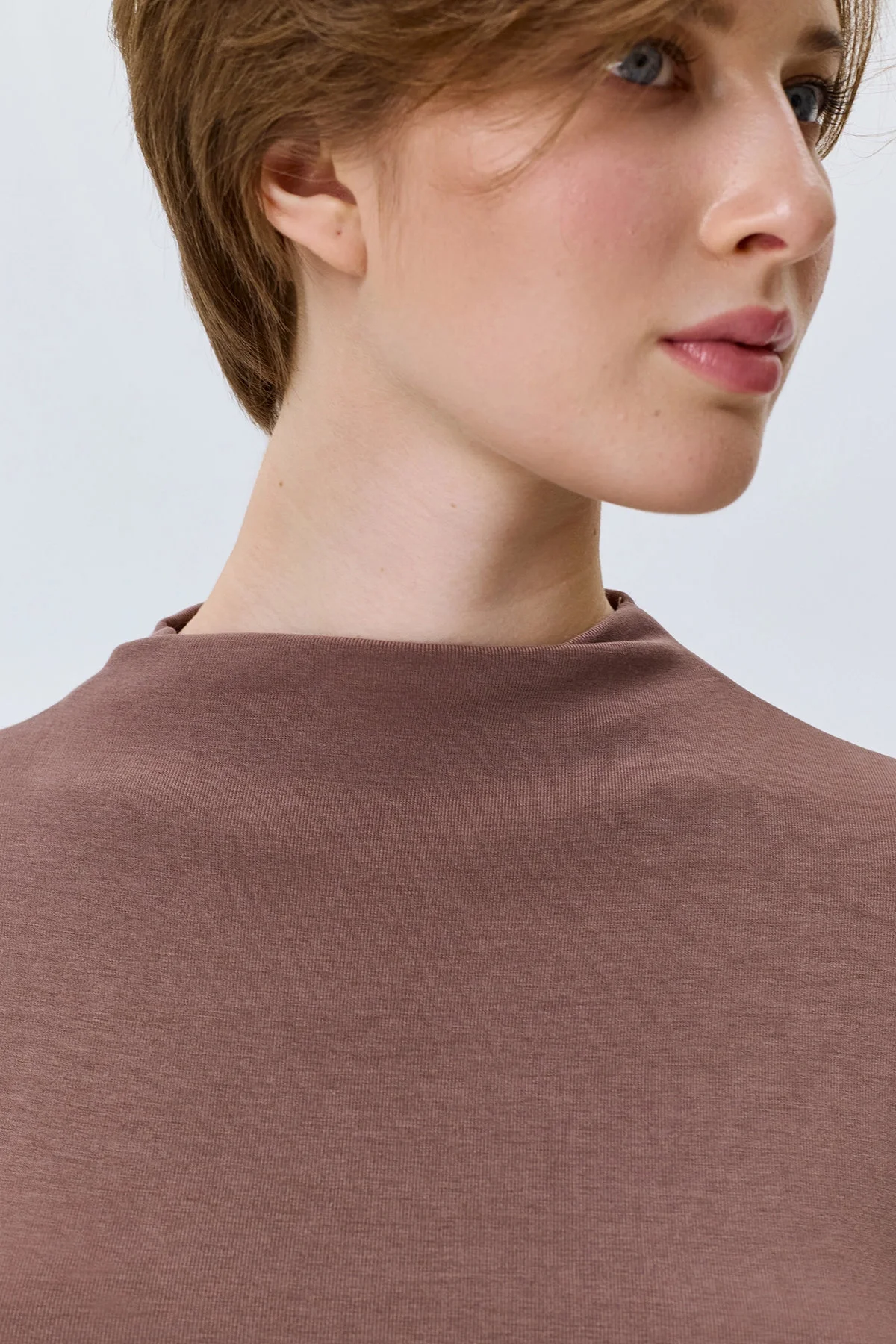 Лонгслив из смесового района в благородном оттенке какао, 48