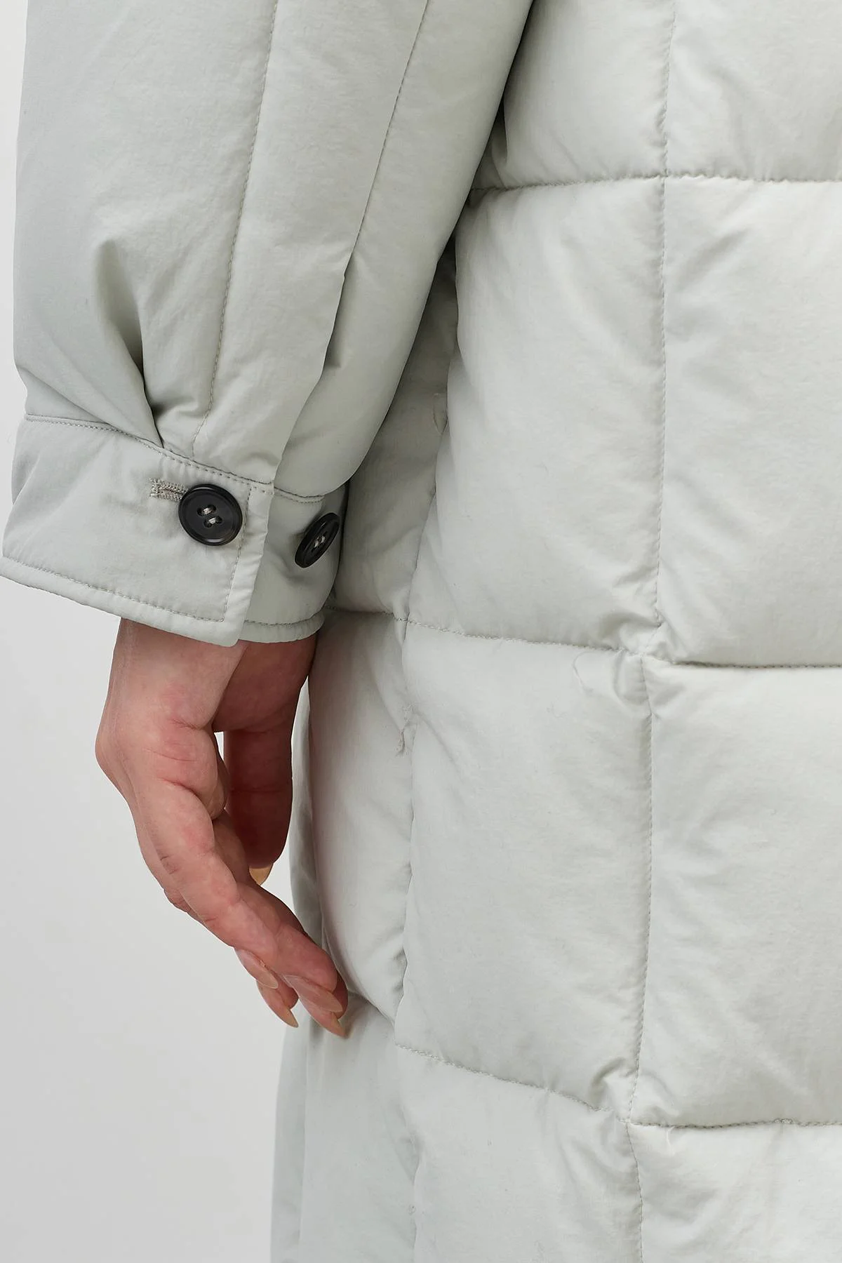 Лимитированная серия стеганое пальто с контрастной фурнитурой с палантином, 50