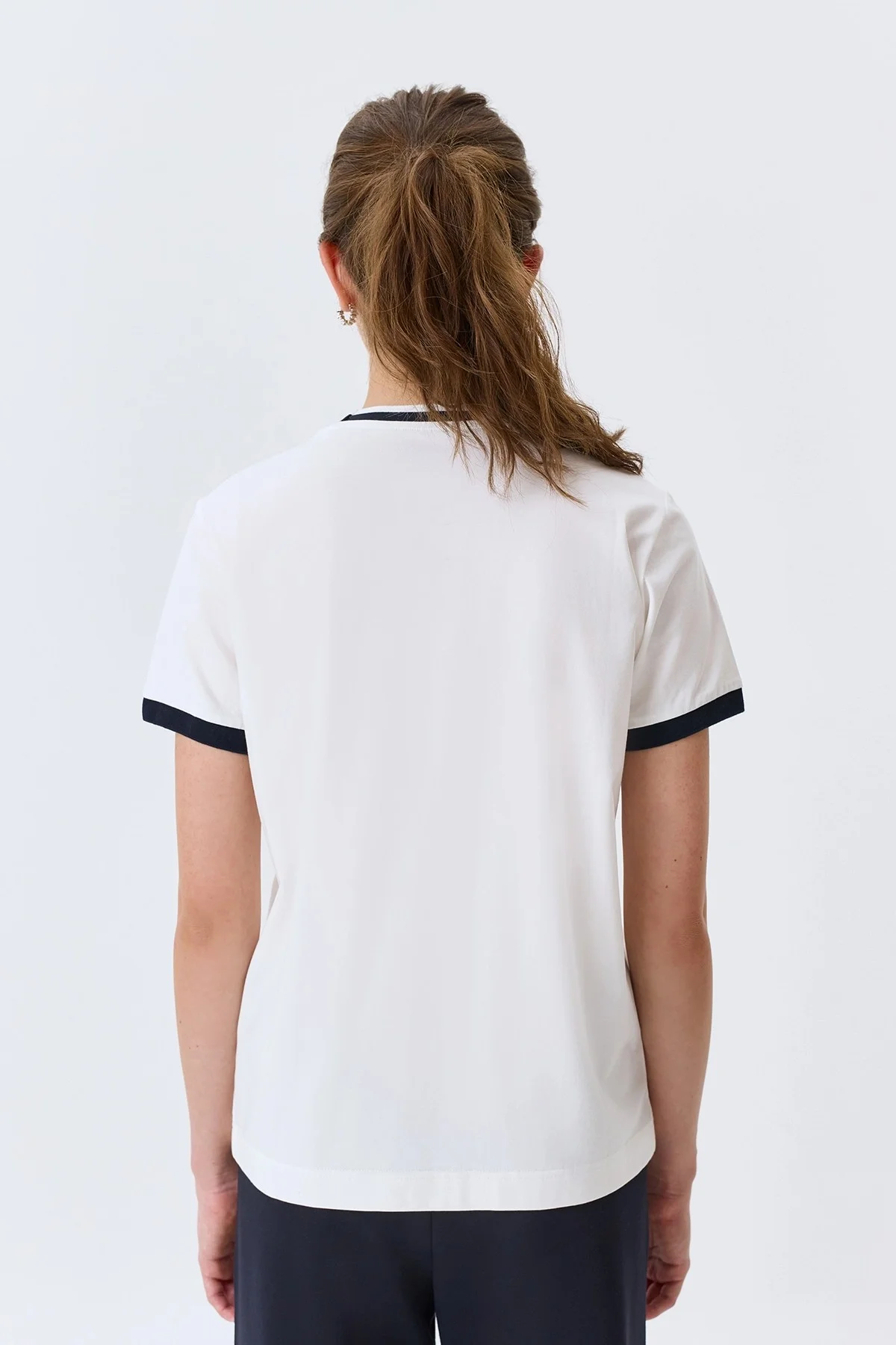 Футболка с контрастными деталями, 52