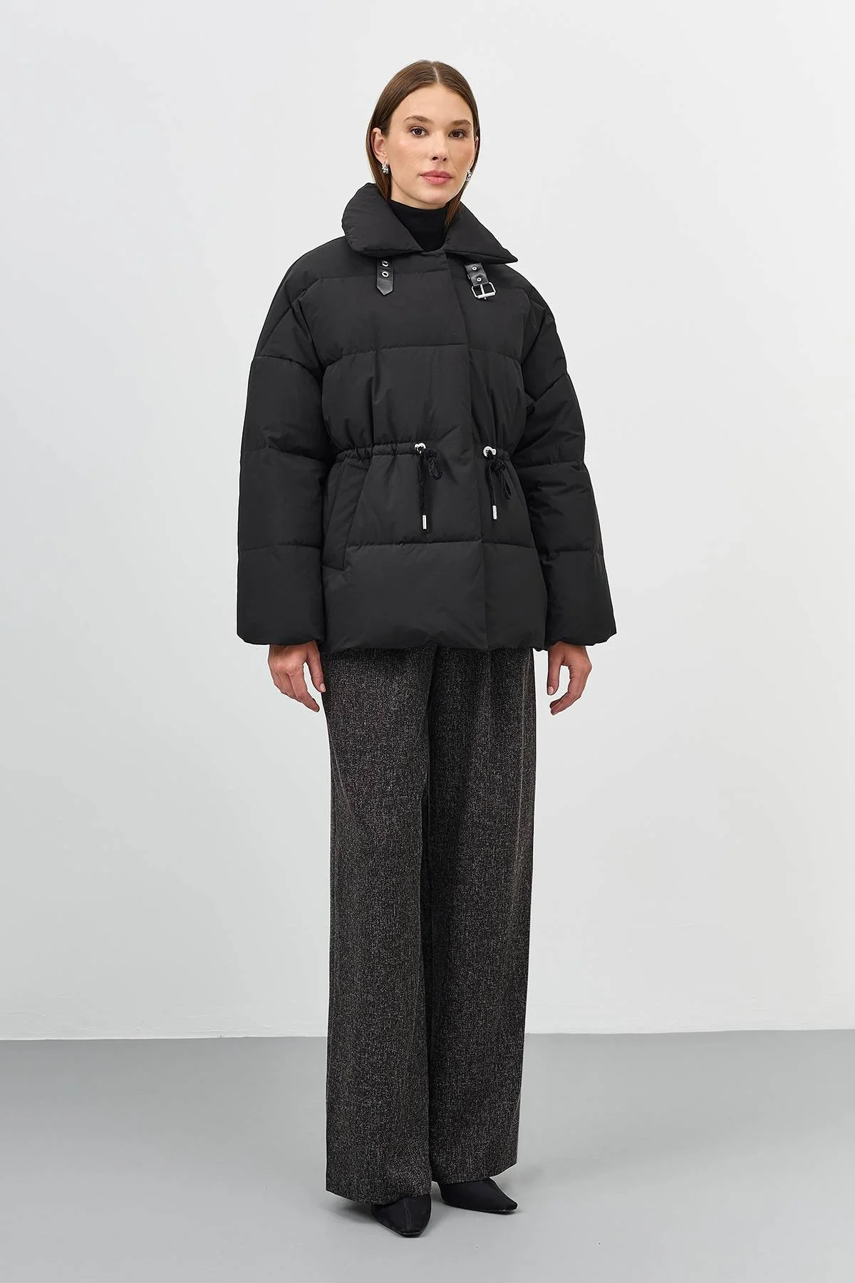 Лимитированная серия Приталенная куртка с хлястикомс палантином, 40 Лимитированная серия Приталенная куртка с хлястикомс палантином, 40