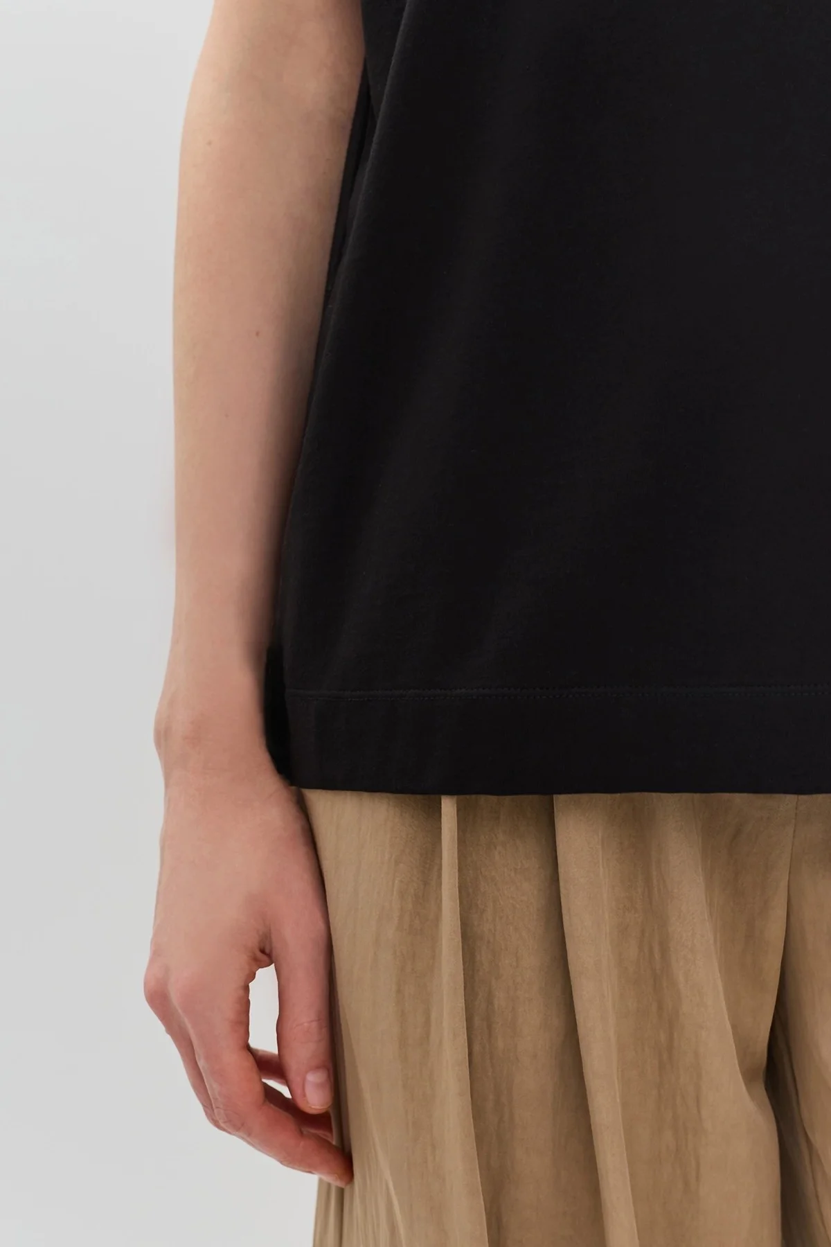 Базовая черная футболка из эластичного хлопка, 50