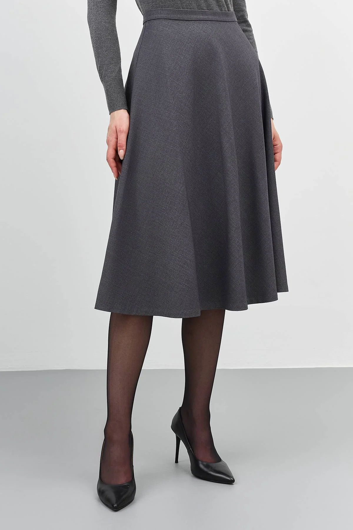 Лимитированная серия юбка миди А-силуэта и ремень, 50