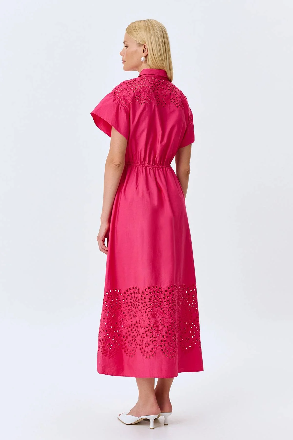 Яркое платье с вышивкой ришелье, 38