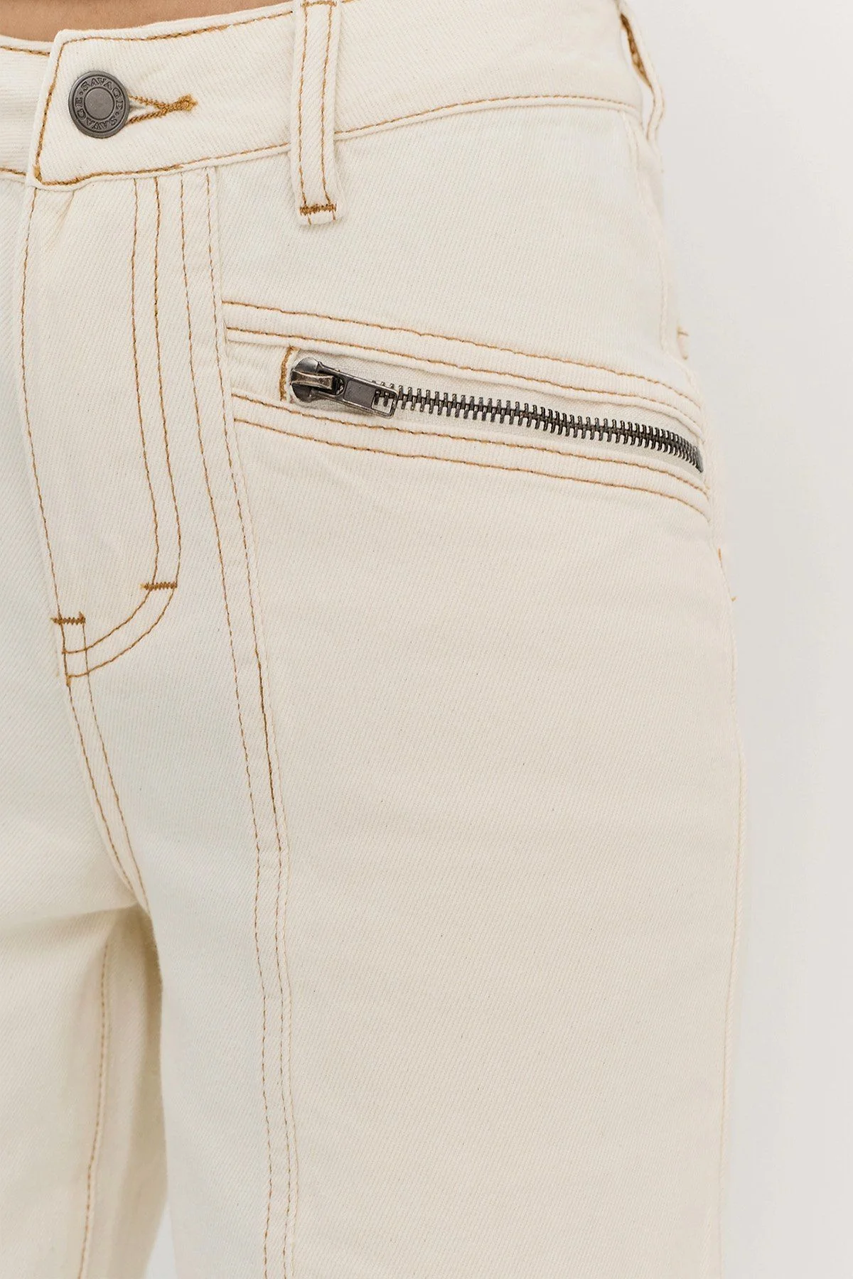 Прямые джинсы с контрастной строчкой и декоративными молниями, 48р