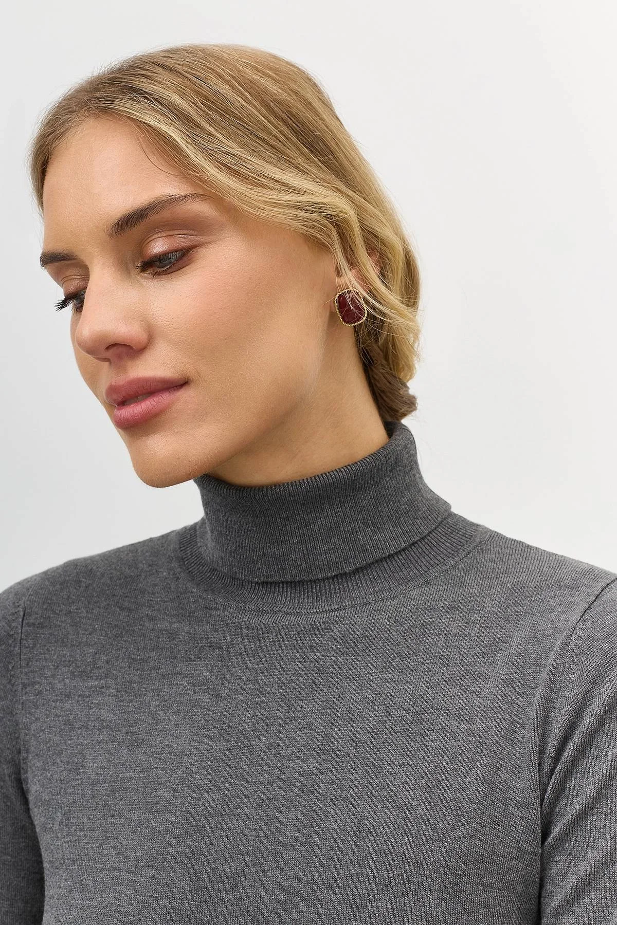 Базовая водолазка из смесовой вискозы в сером цвете, 46 Базовая водолазка из смесовой вискозы в сером цвете, 46