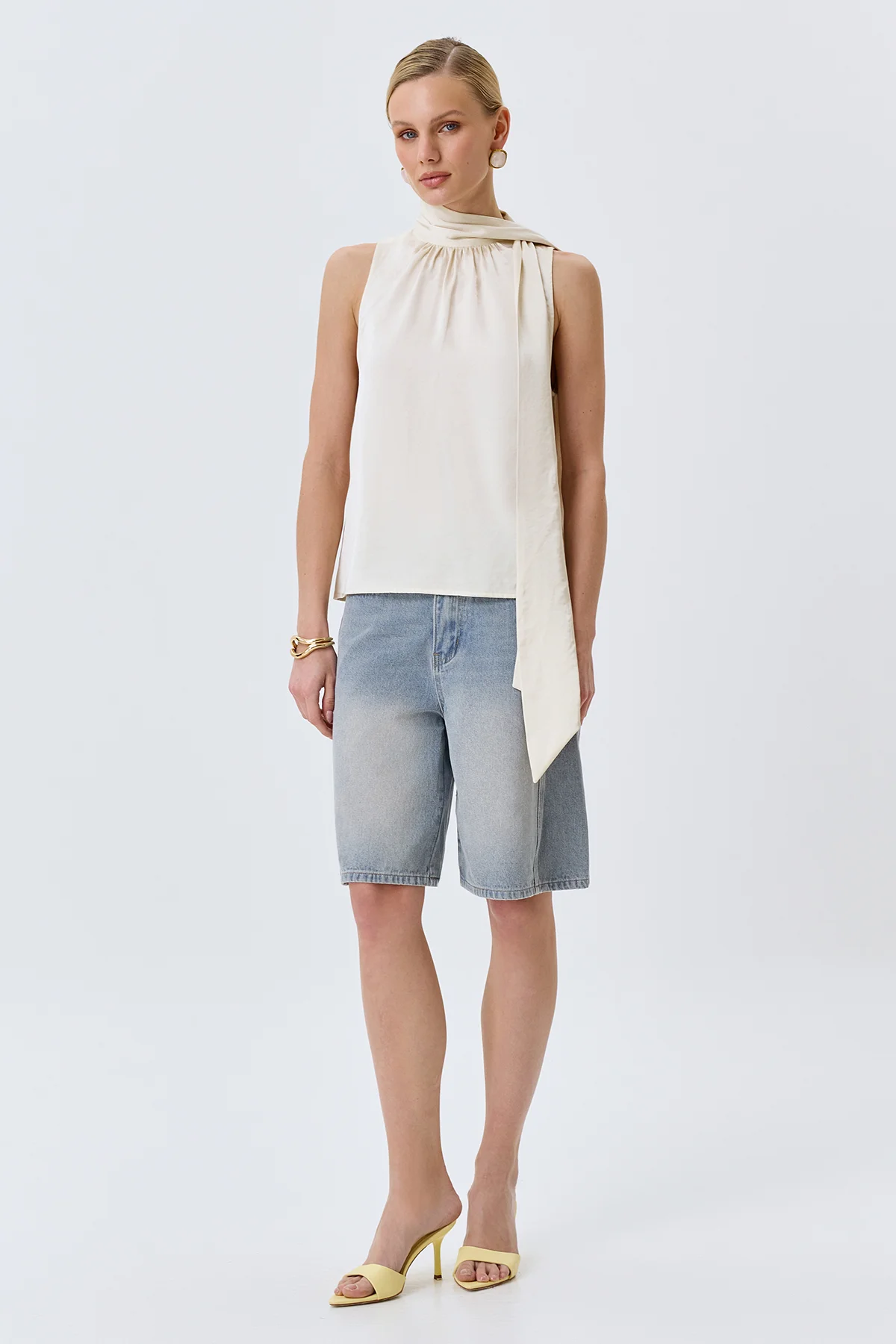 Джинсовые бермуды, 42