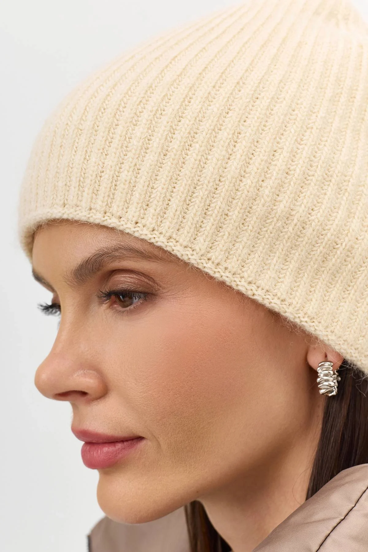 Светлая шапка в рубчик с ангорой, One