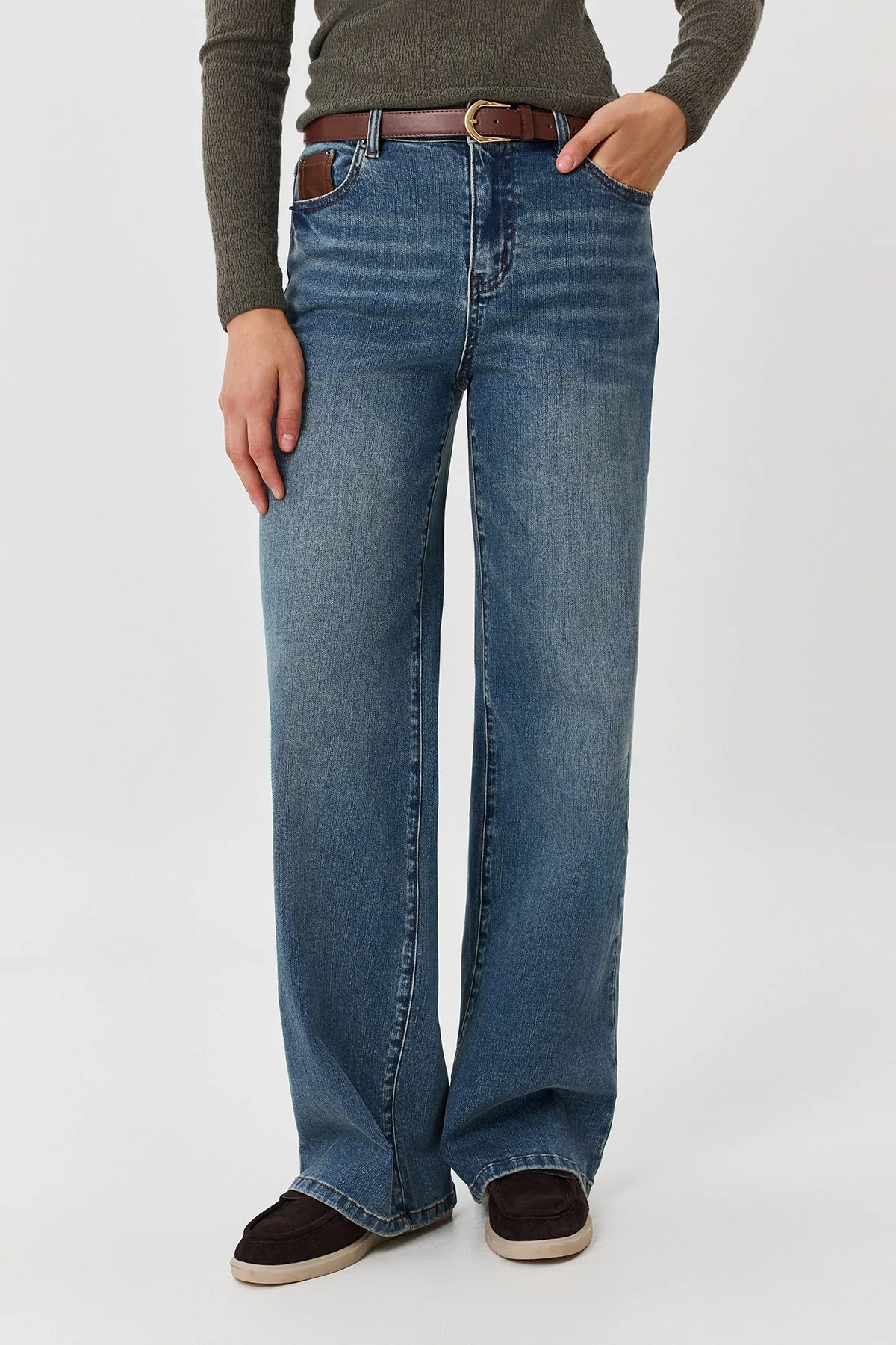 Джинсы Straight fit с деликатной варкой, 52