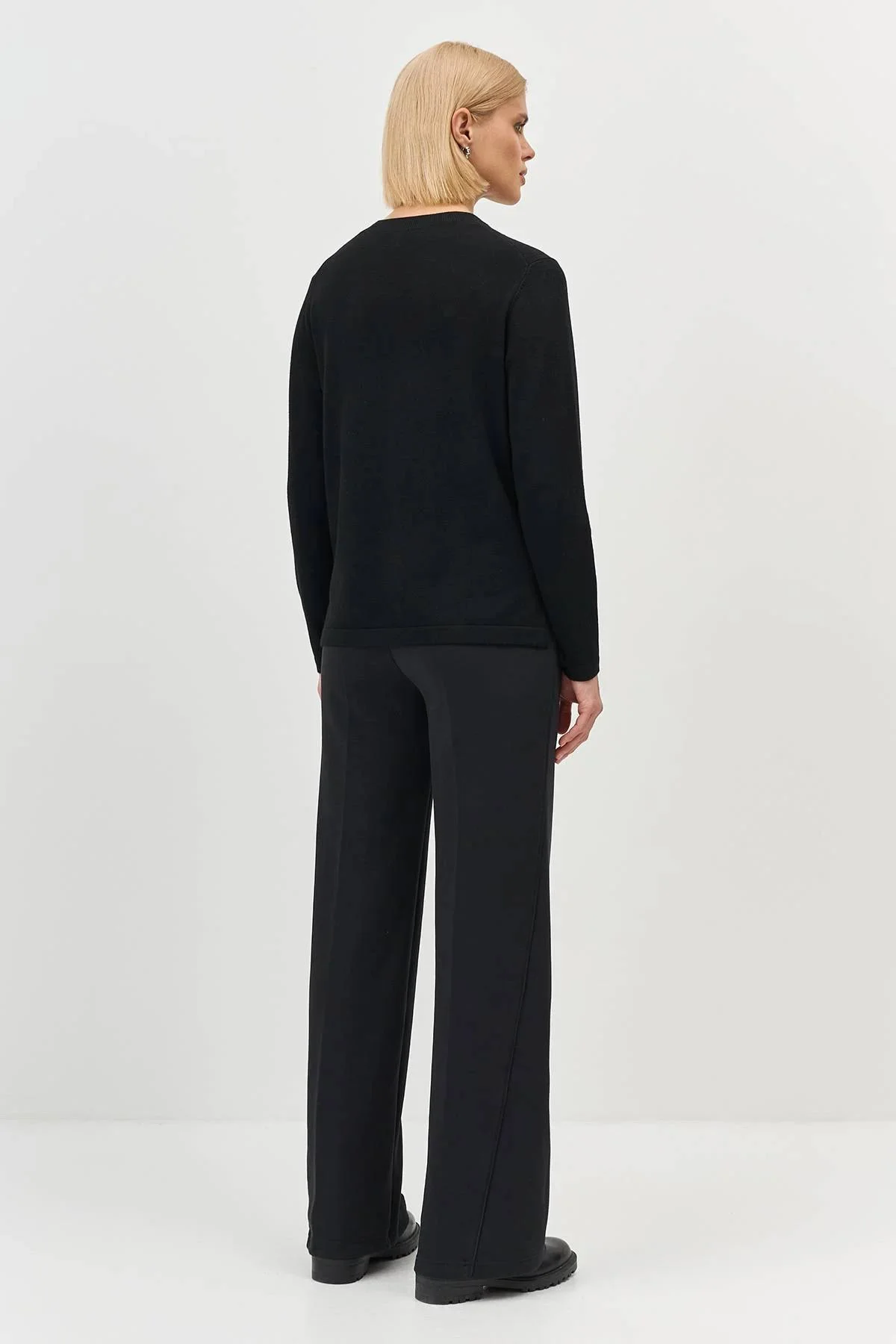 Джемпер с контрастной вышивкой, 46