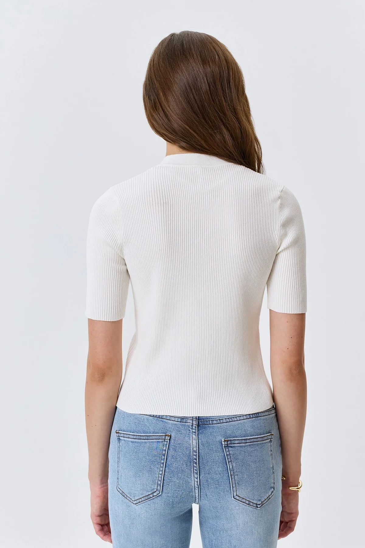 Тонкий джемпер из вискозы с акцентными пуговицами, 42