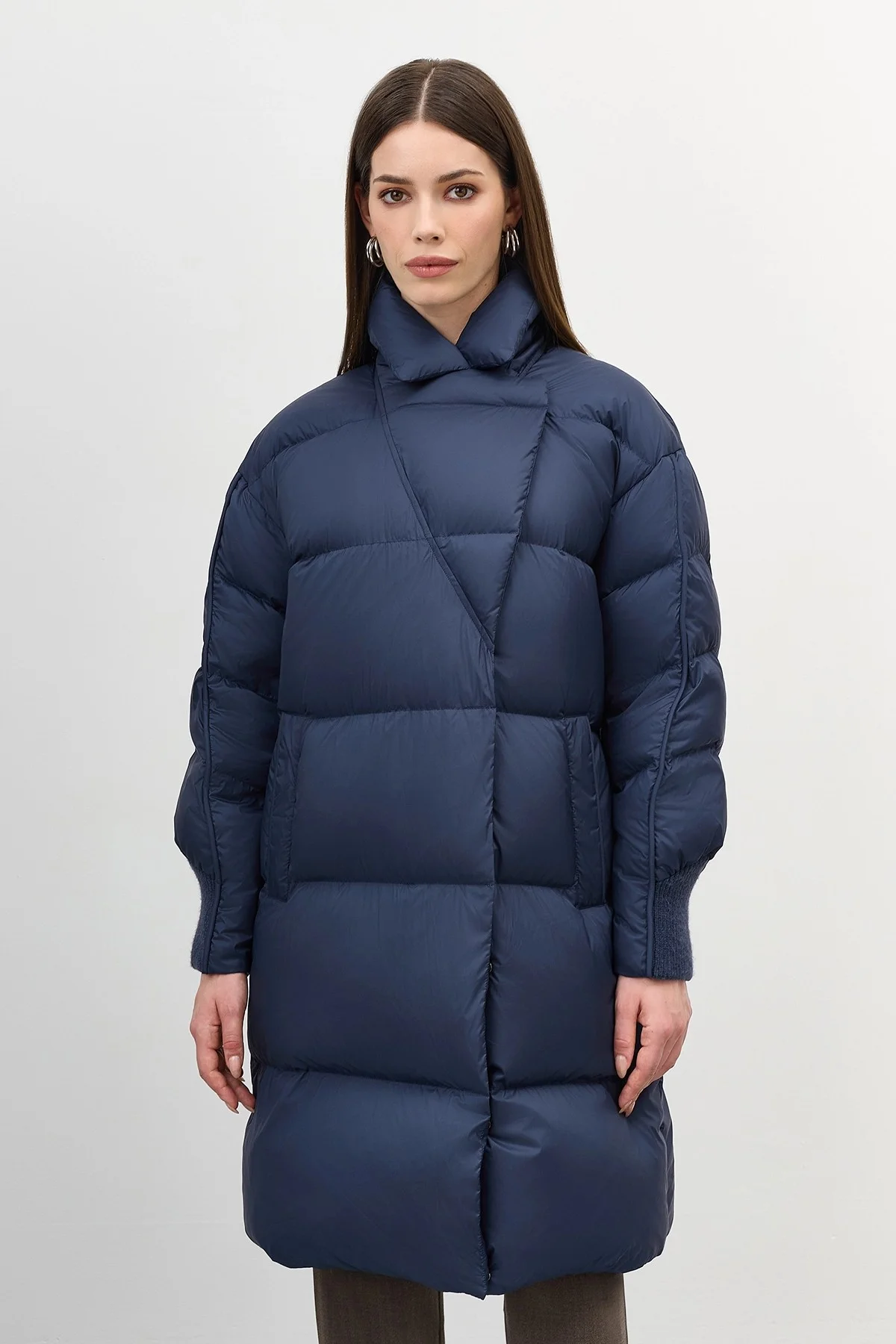 Пуховик на запах с трикотажной манишкой, 52