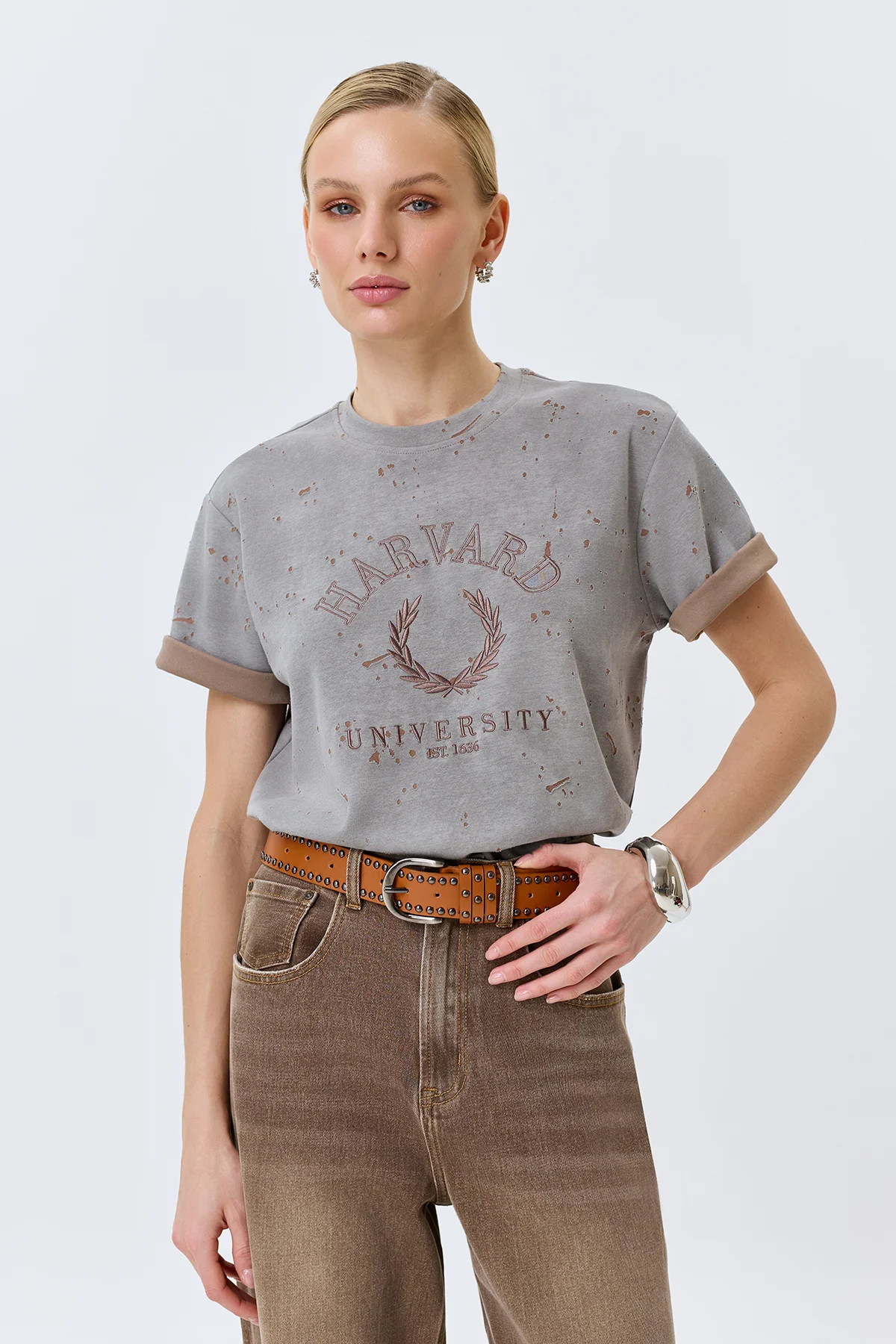 Широкий ремень с декоративными заклепками, S