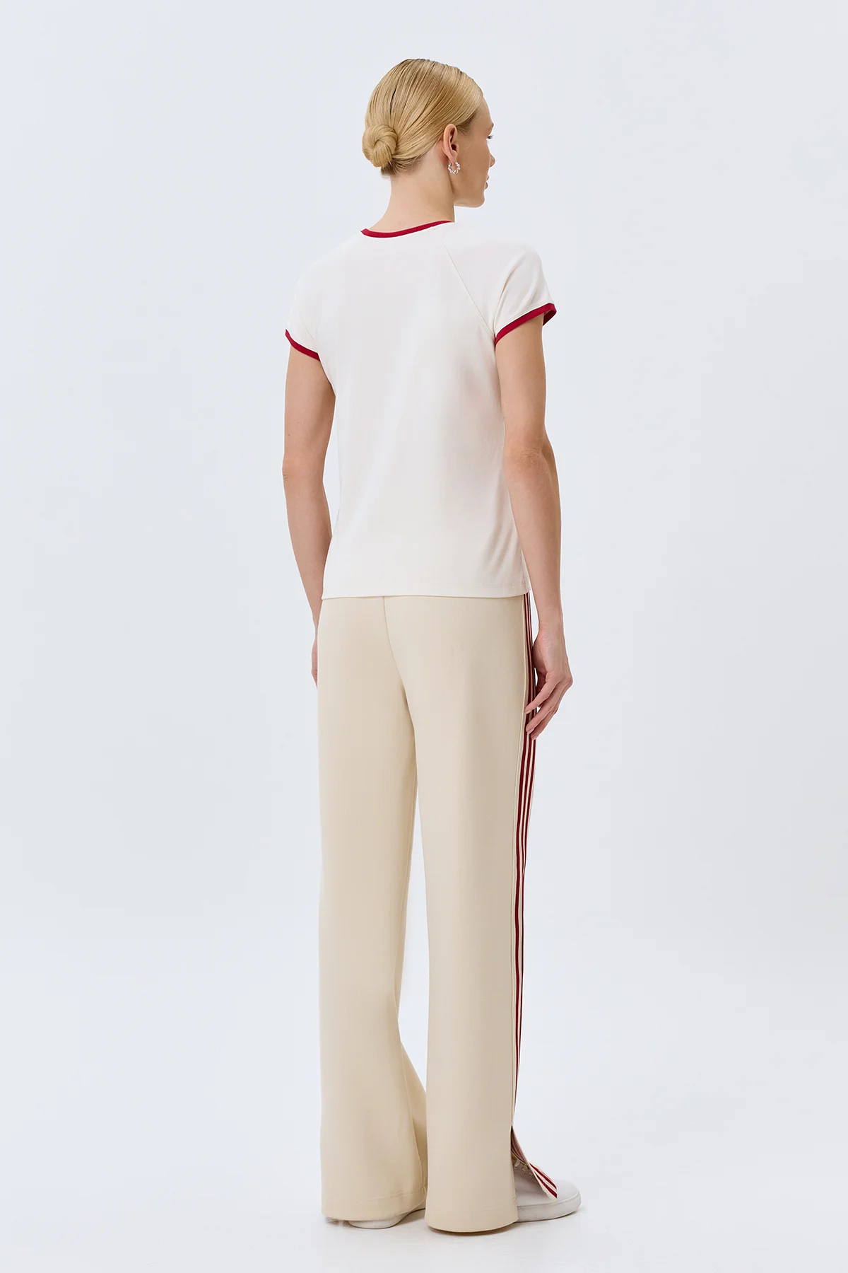 Приталенная футболка с контрастным рибом, 50